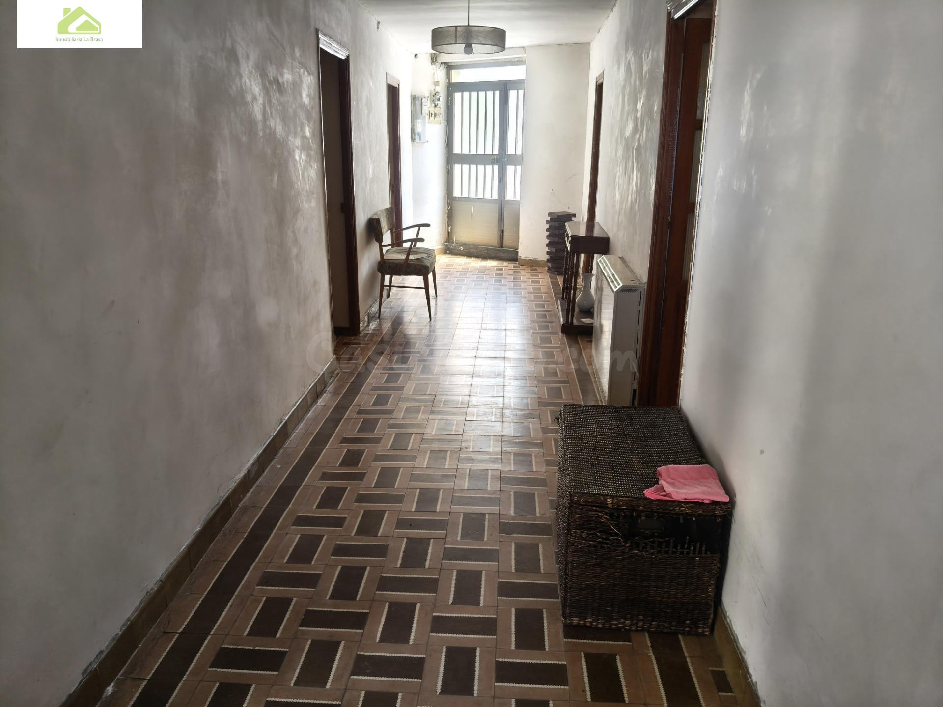 Amplia Casa en Venta en el Barrio Pinilla de Zamora por 150. - foto 4