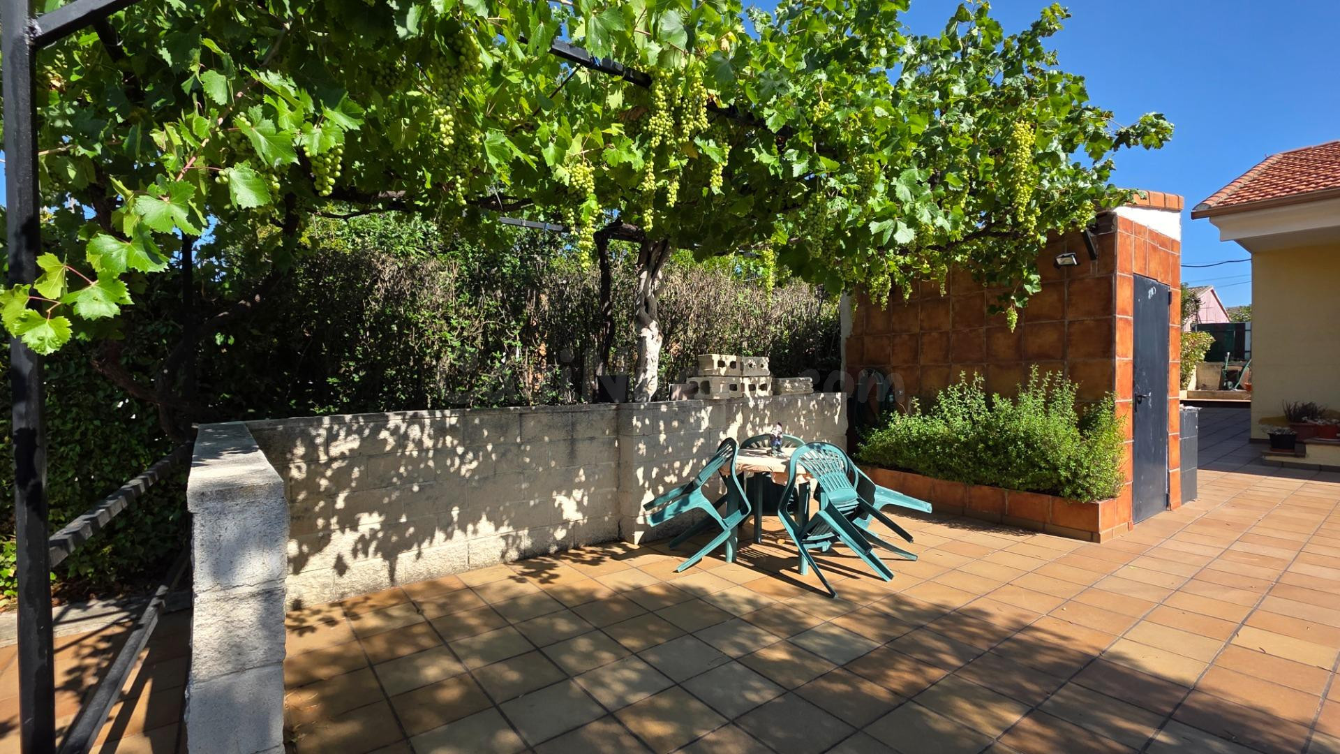 Chalet con piscina en Urb. El Olmillo - foto 4