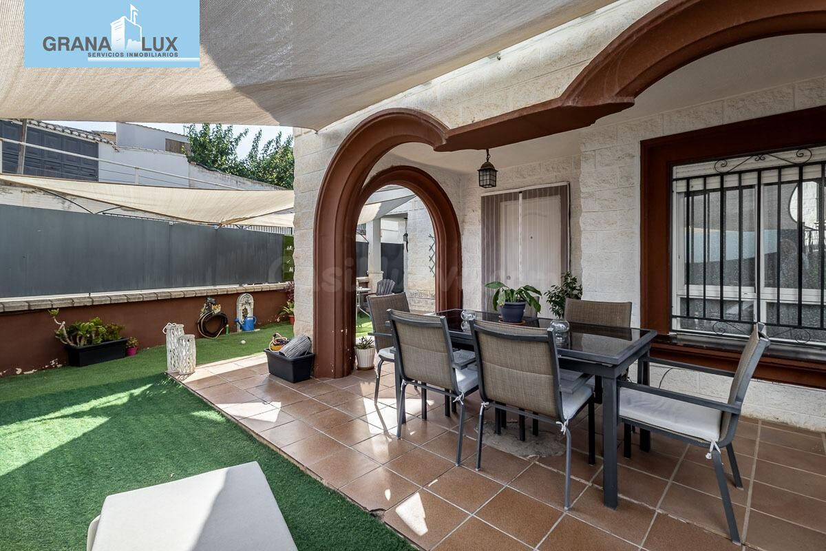Casa en Gojar con patio de 65m - foto 3