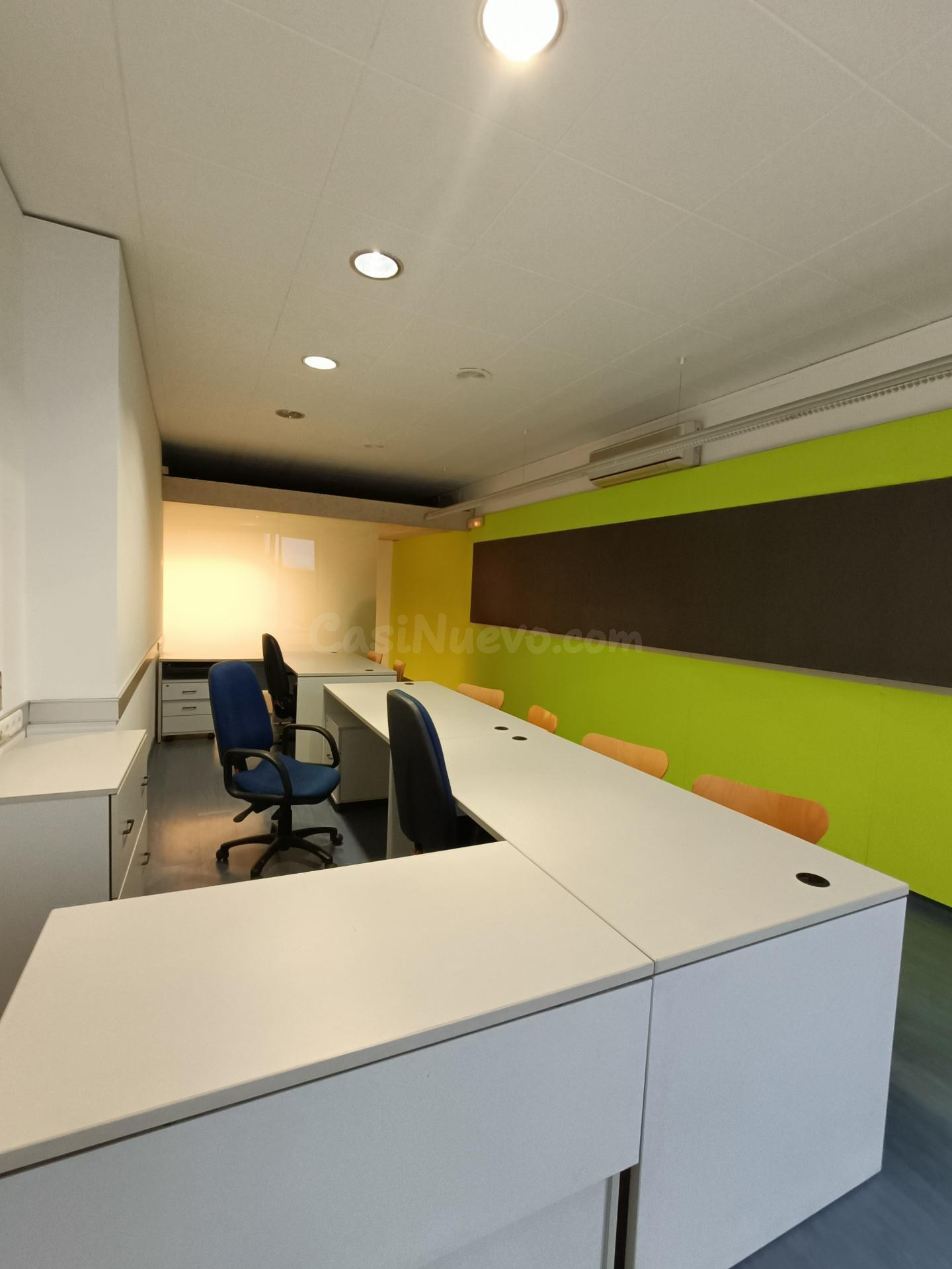 Local de alquiler en zona centro de Manresa, ideal oficina!! - foto 4