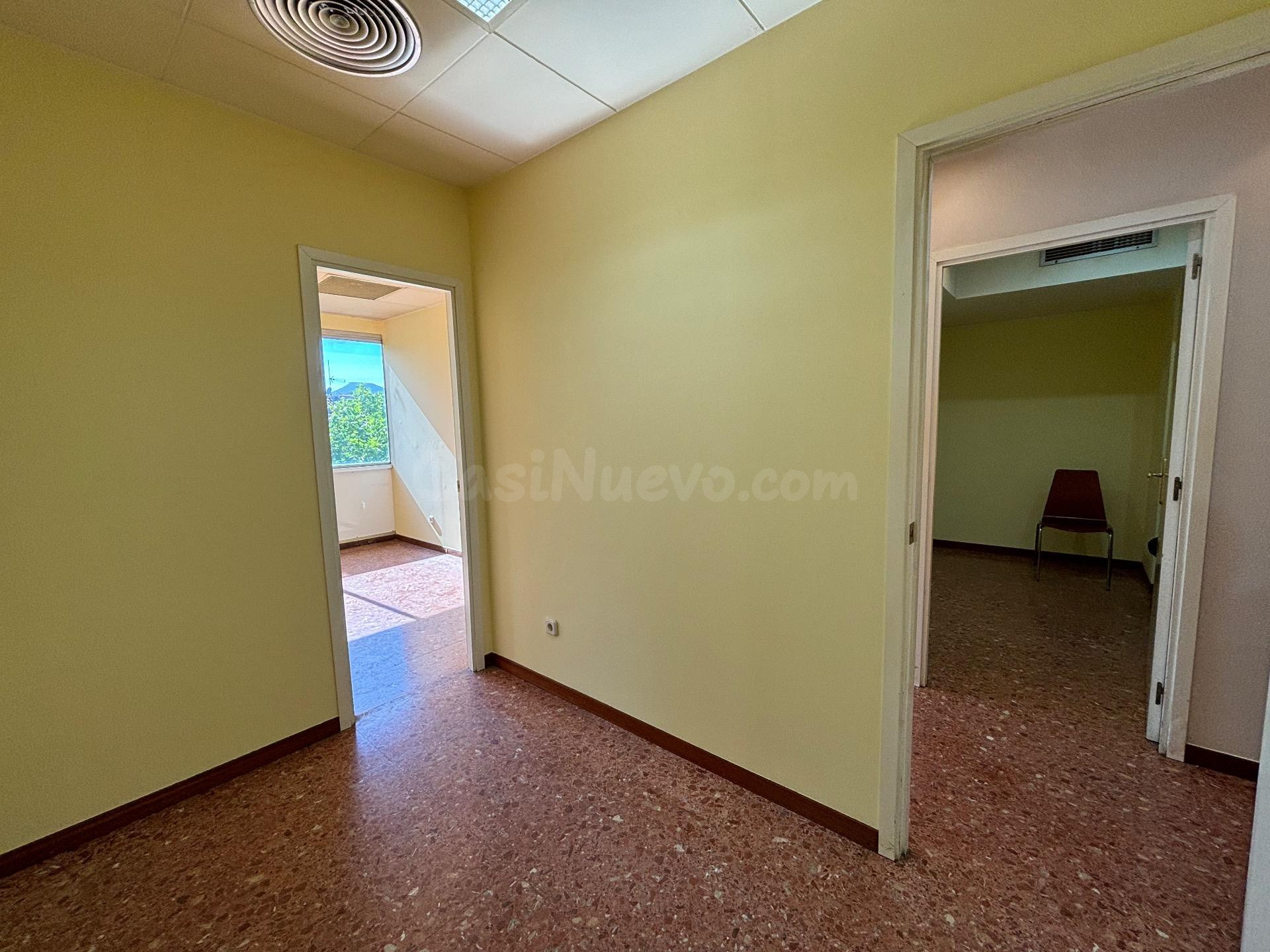Empieza tu negocio en el centro de Manresa - foto 4