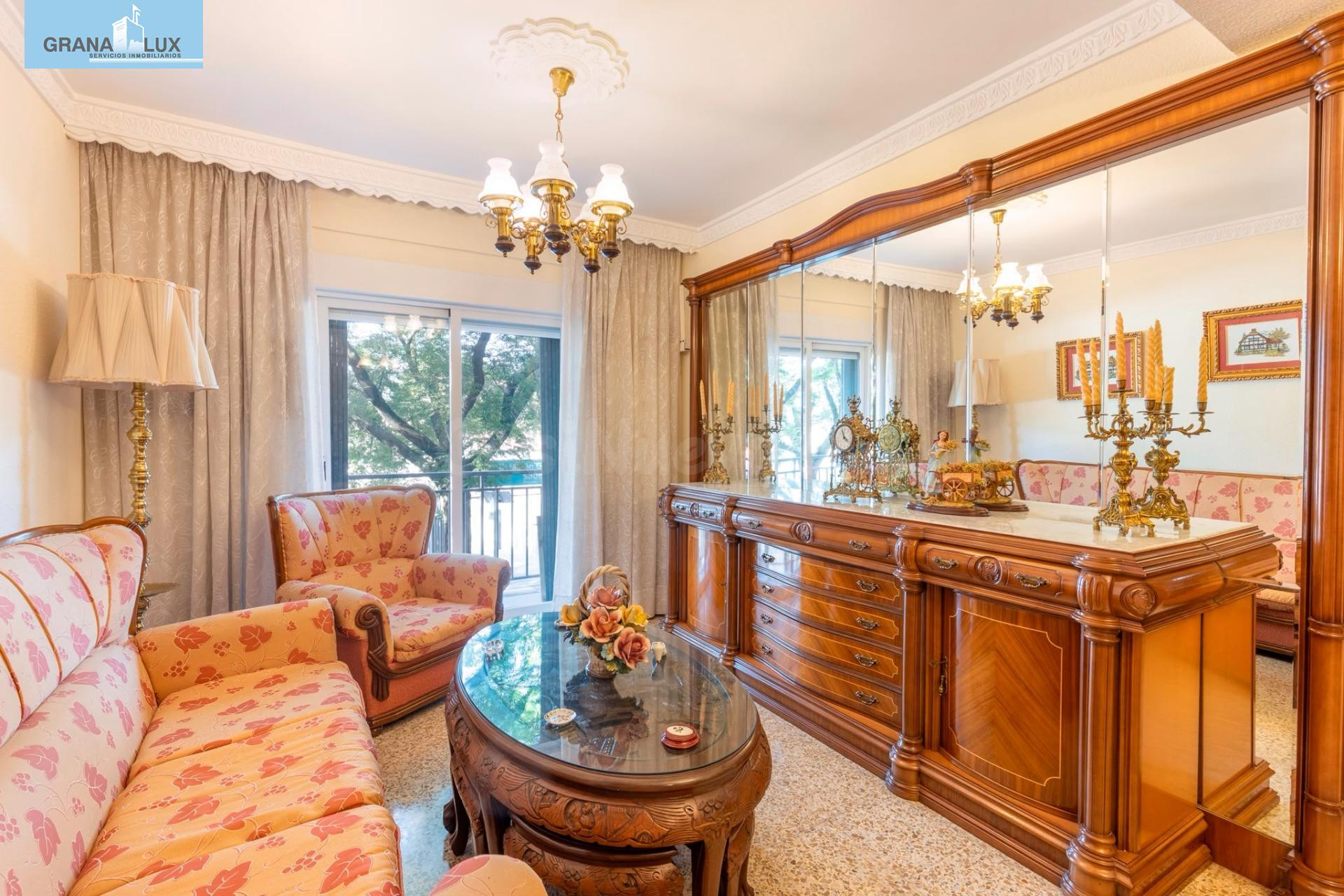 Amplia vivienda de 4 dormitorios con plaza de garaje opciona - foto 2