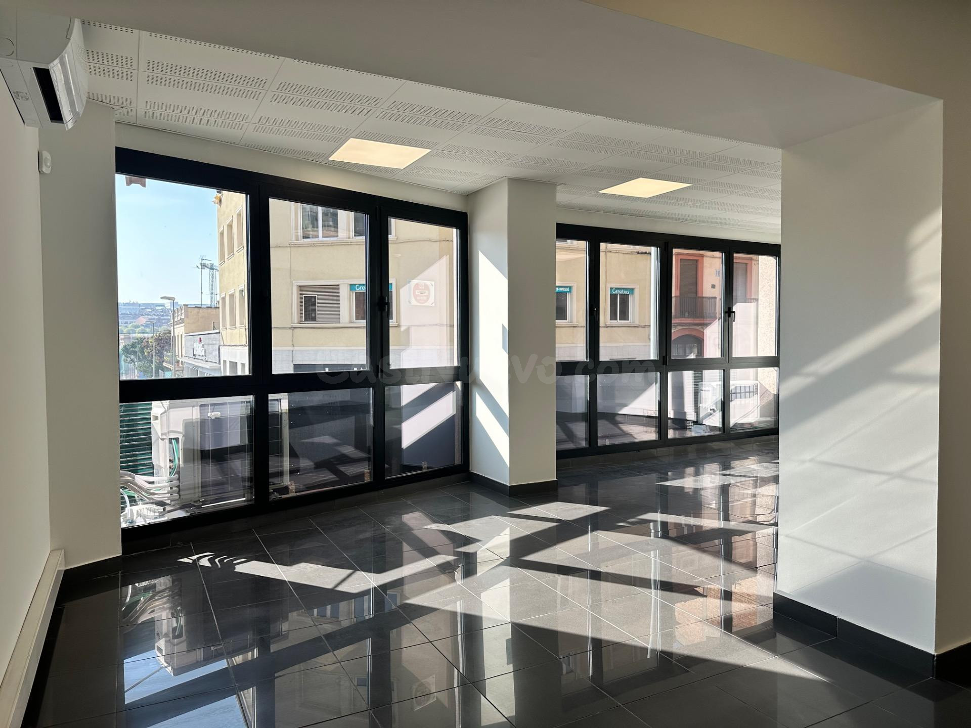 Oficinas en alquiler: ¡¡¡Ubicación Premium para tu negocio!!