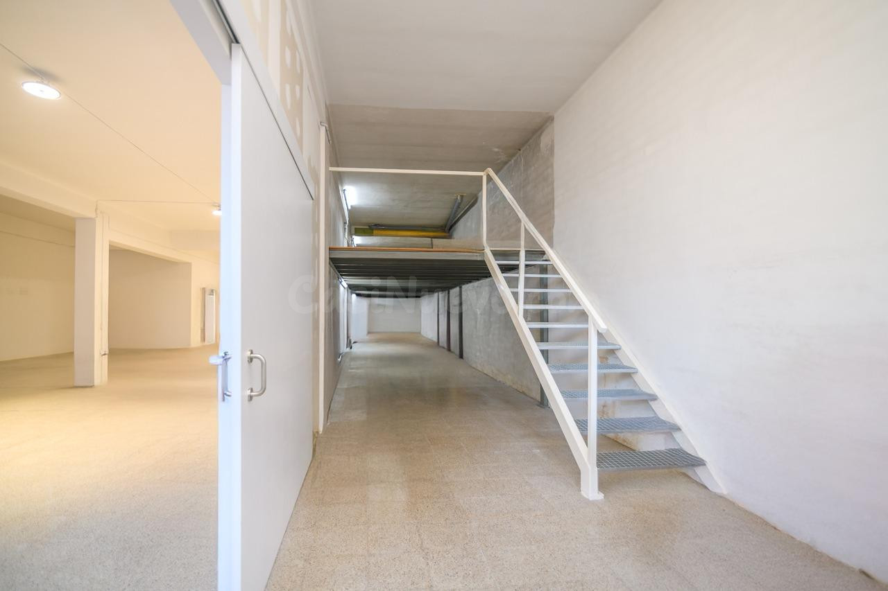 Bases de Manresa-Local comercial en venta reformado de 380 m - foto 2