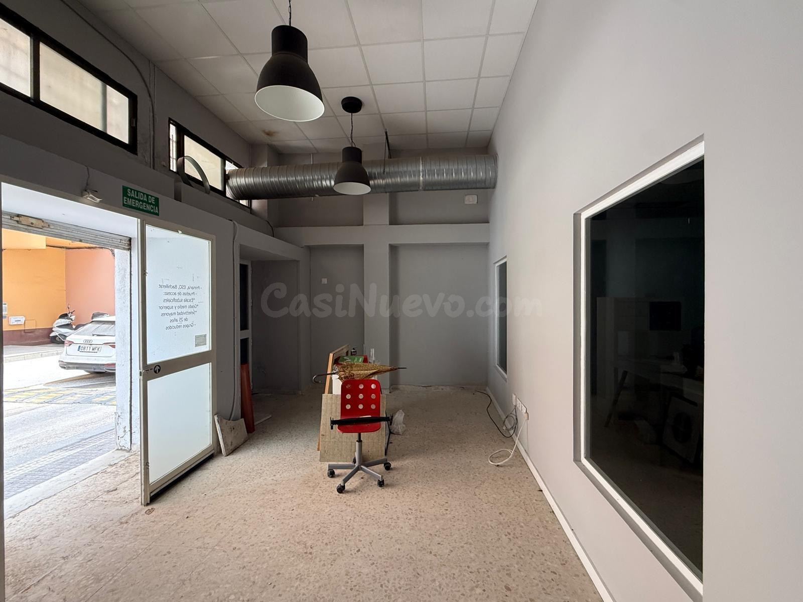 Local comercial en zona La Pastora - foto 4