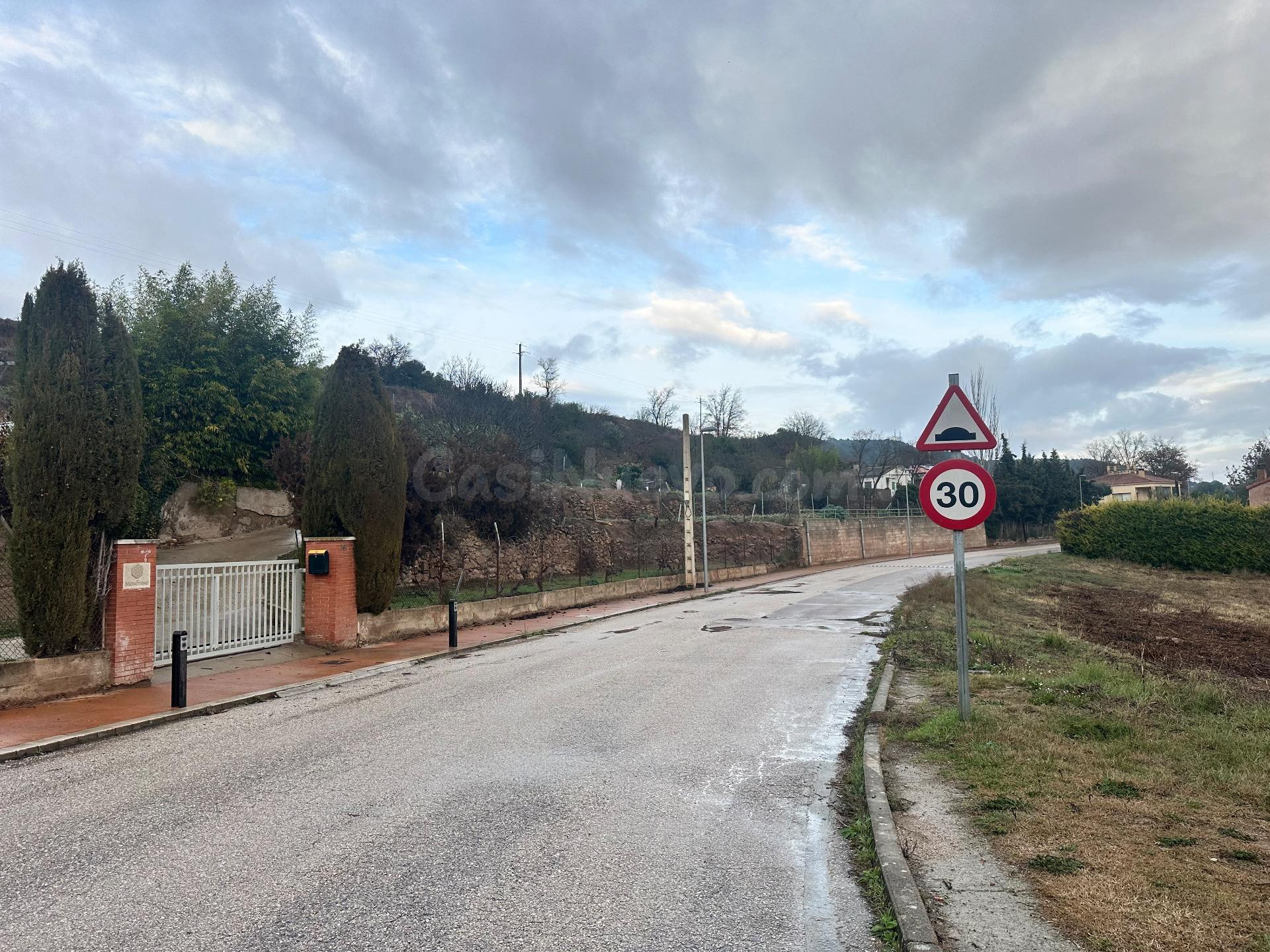 Oportunidad en Aguilar de Segarra: Magnífica parcela de suel - foto 5