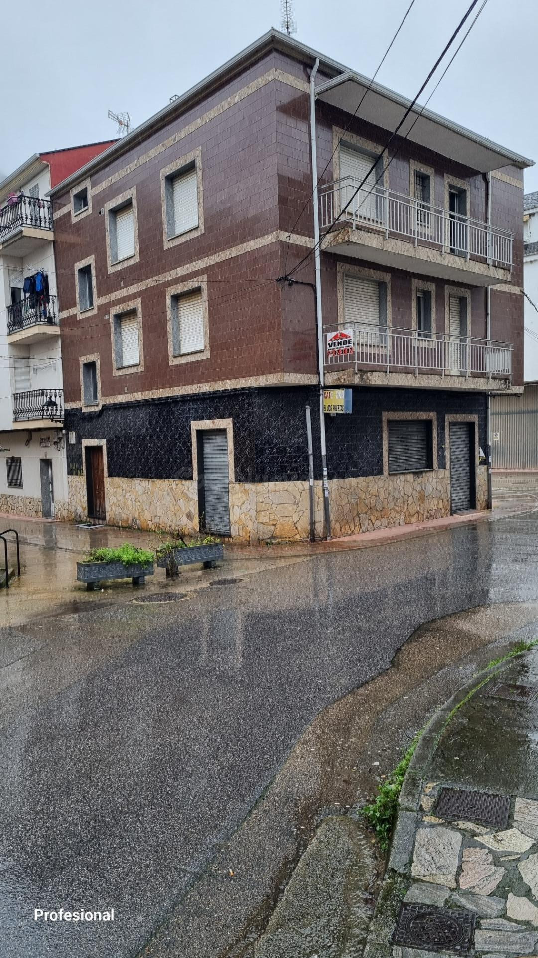 LOCAL COMERCIAL EN VILLAFRANCA DEL BIERZO - foto 3