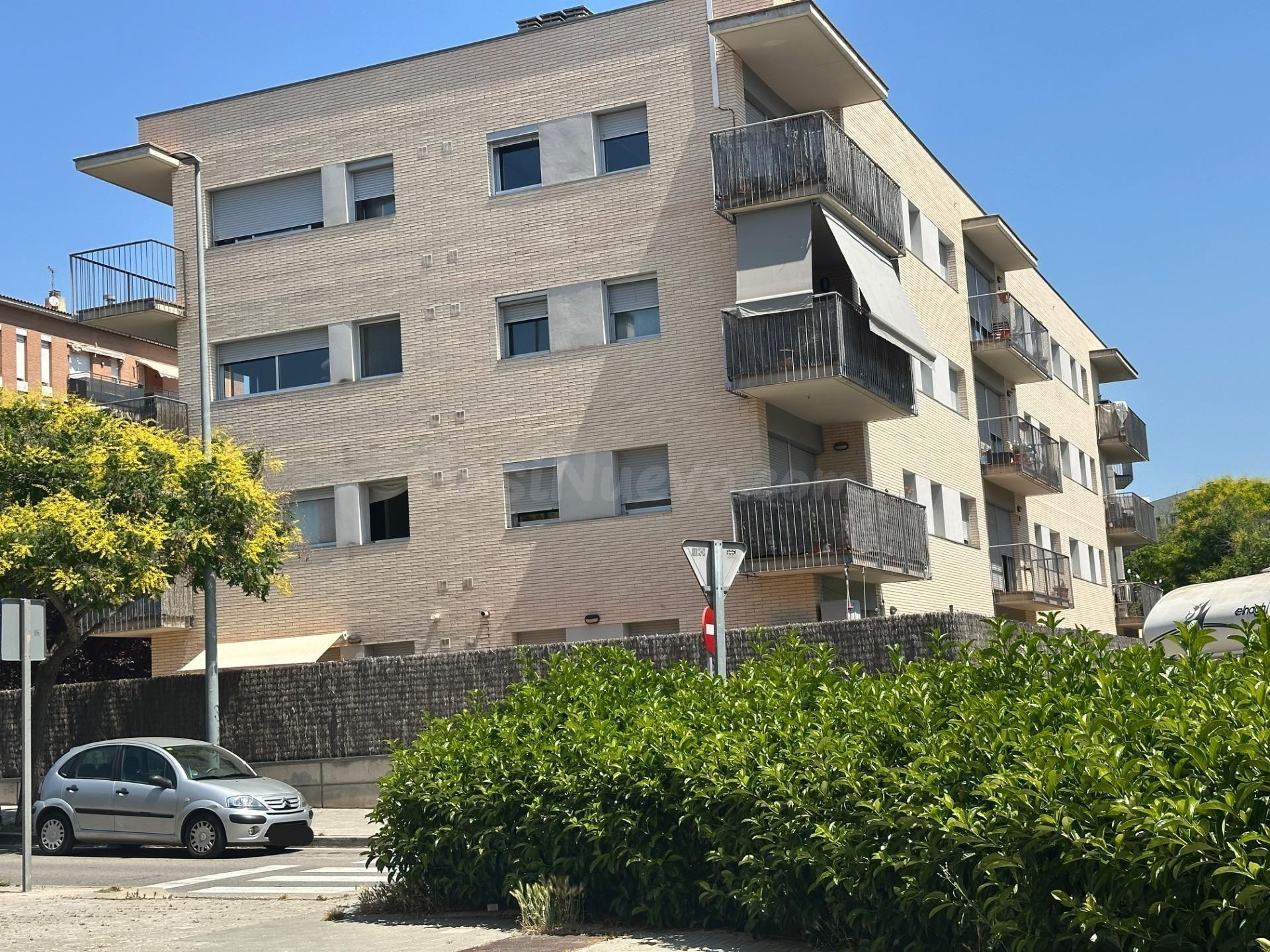 Plaza de aparcamiento XL en la Parada Nova de Manresa - foto 4