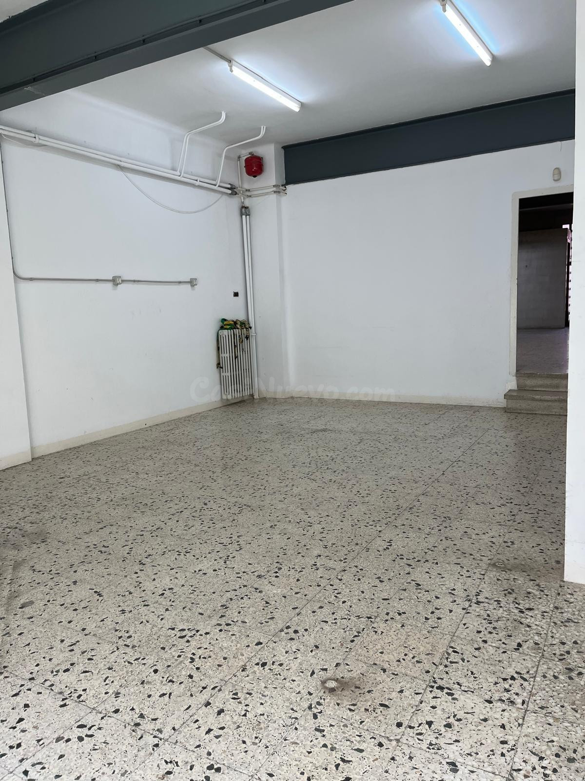 ALQUILER DE LOCAL COMERCIAL EN MANRESA - foto 3