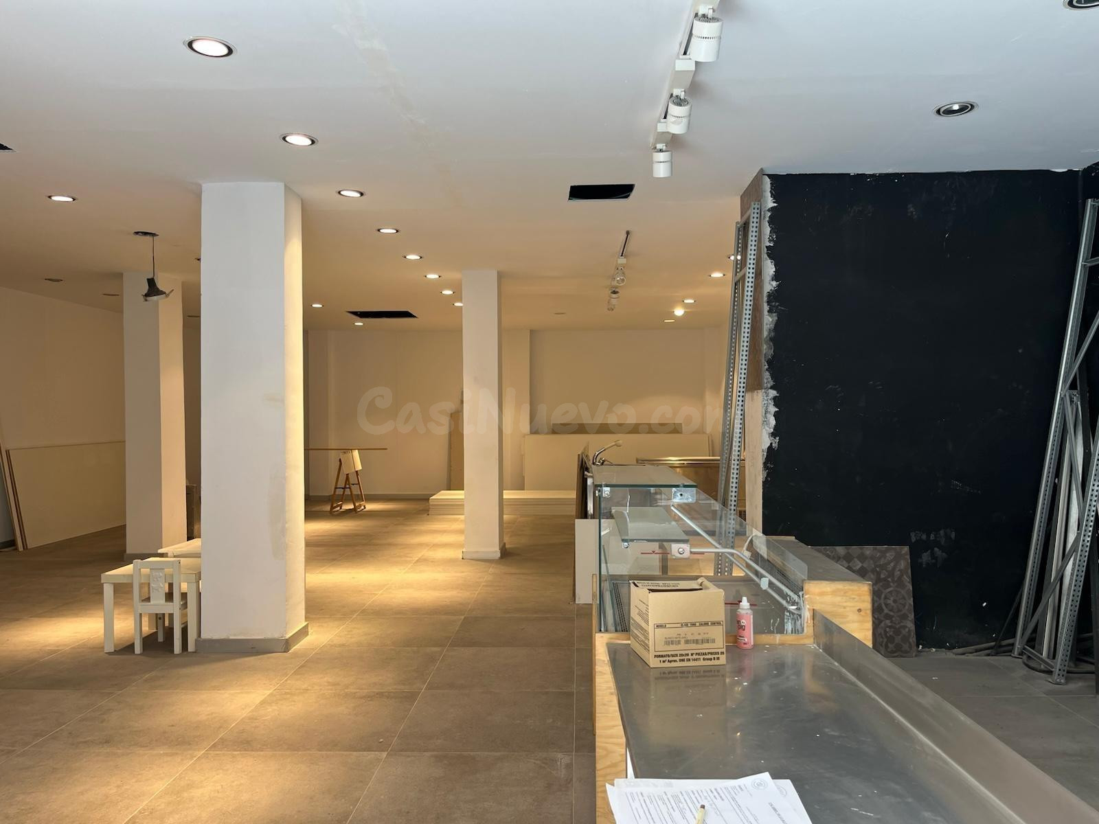 ALQUILER DE AMPLIO LOCAL COMERCIAL ESQUINERO EN MANRESA