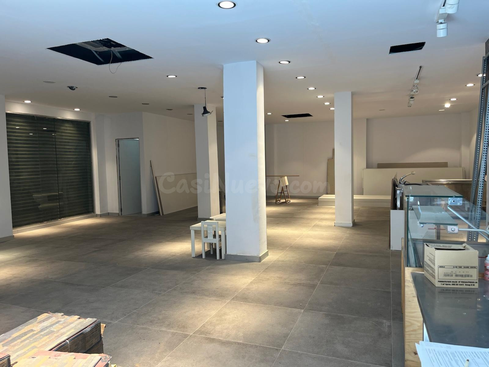 ALQUILER DE AMPLIO LOCAL COMERCIAL ESQUINERO EN MANRESA - foto 2