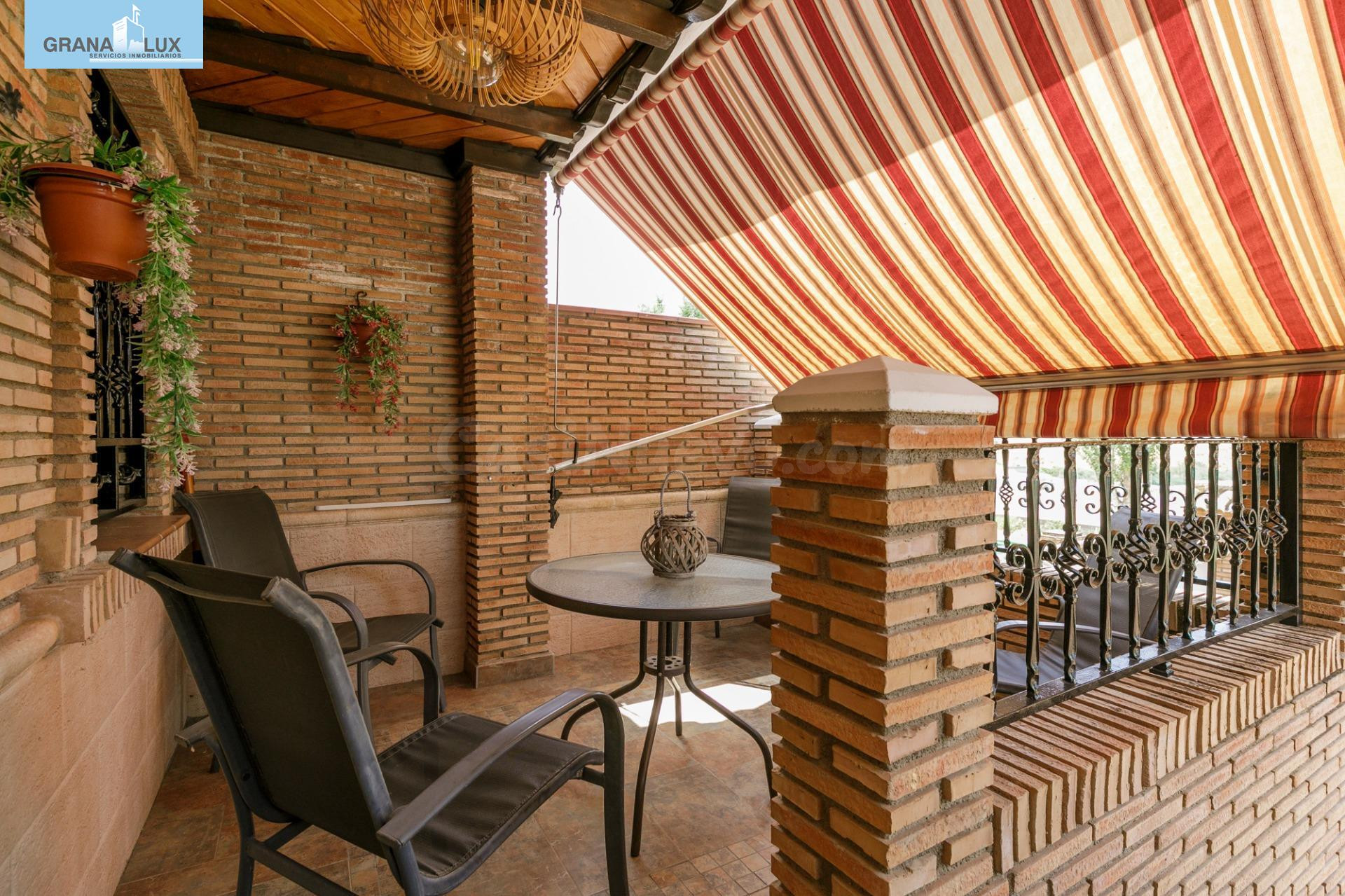 Chalet accesible de gran amplitud, con jardín privado, garaj - foto 4