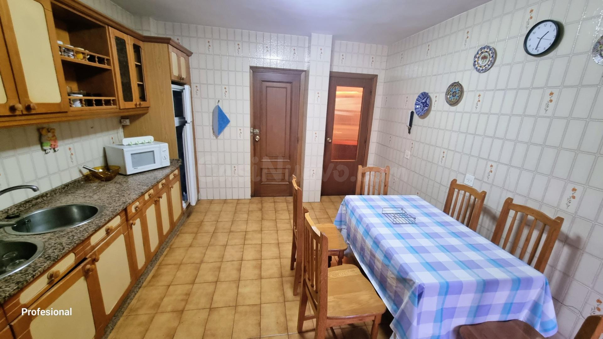 CASA EN FABERO CON GARAJE Y TERRENO