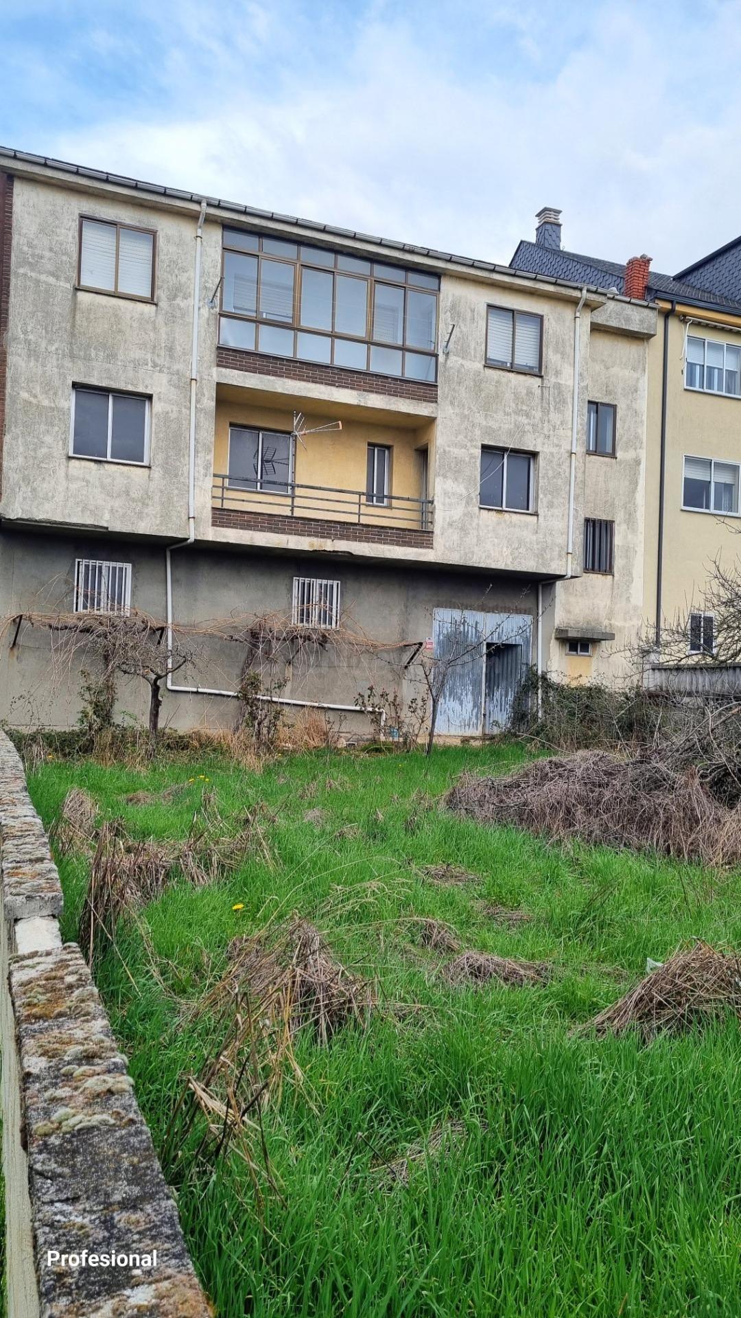 CASA EN FABERO CON GARAJE Y TERRENO - foto 3