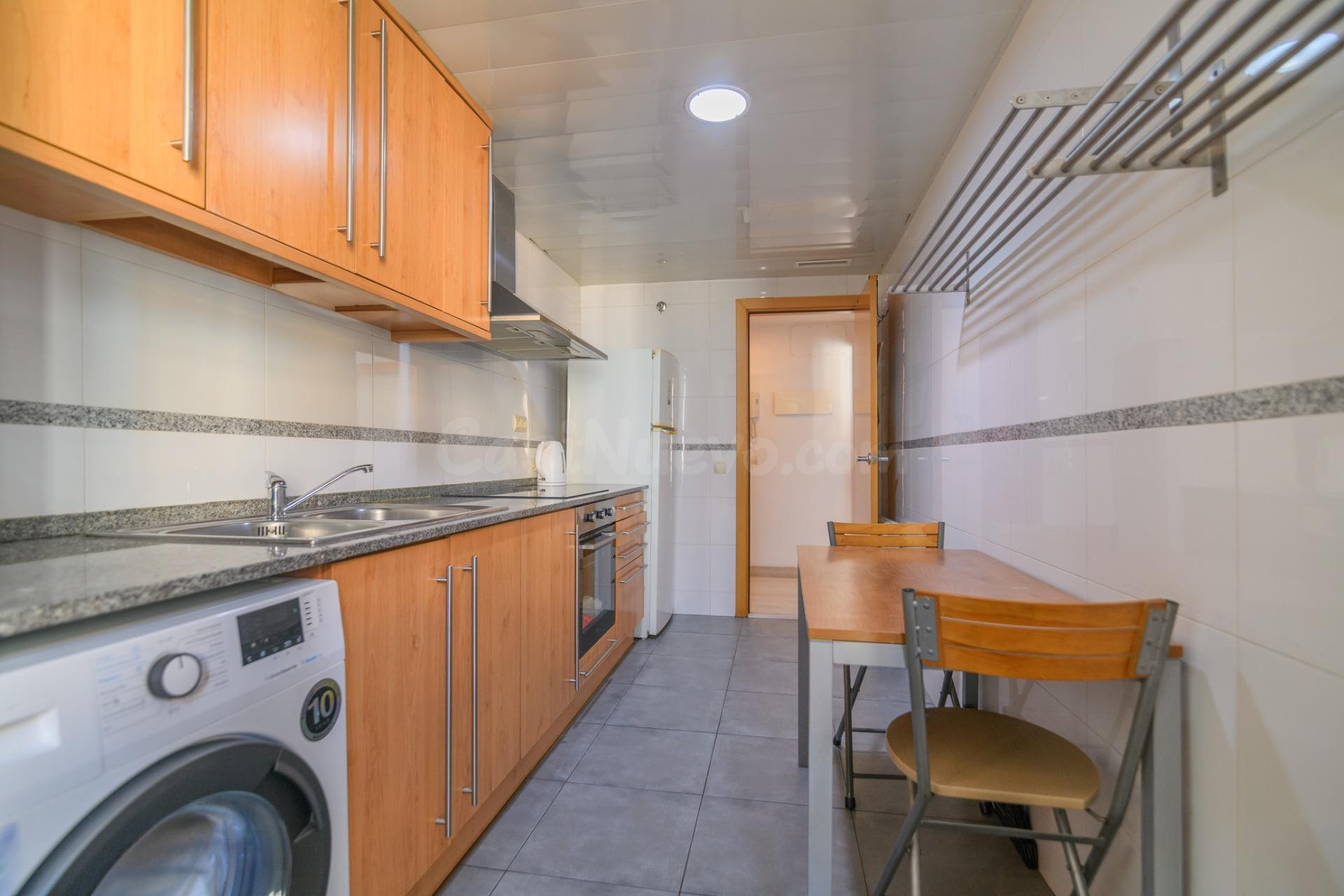 Impecable y céntrico en Manresa: 3 hab, suite y balcón - foto 4
