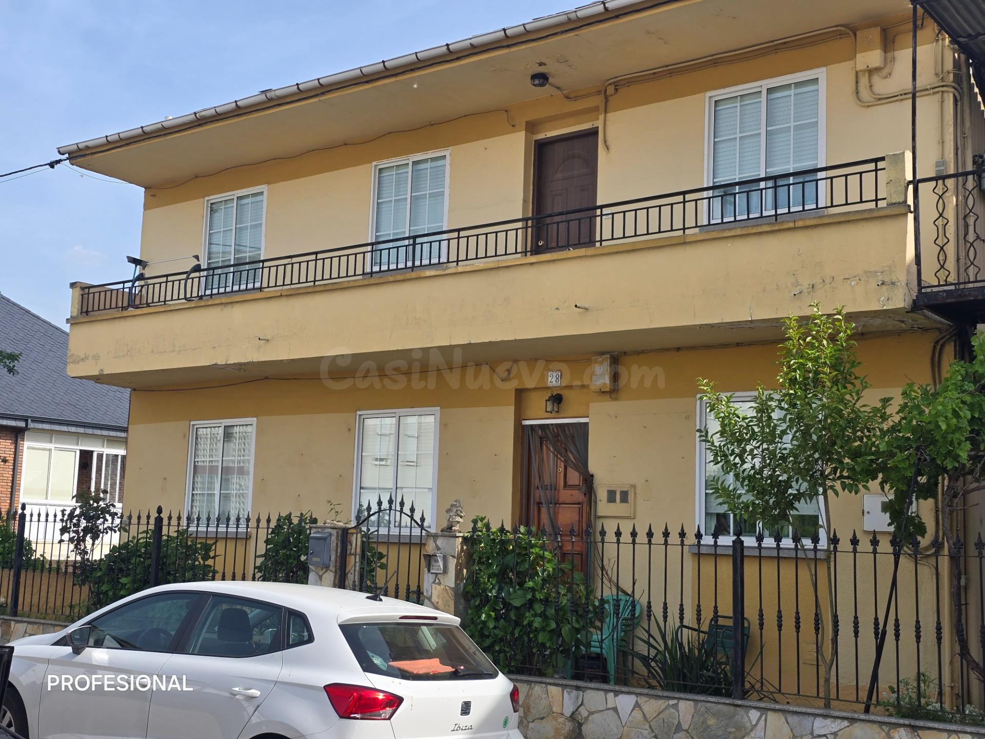 ACOGEDORA CASA CON TERRENO EN BEMBIBRE