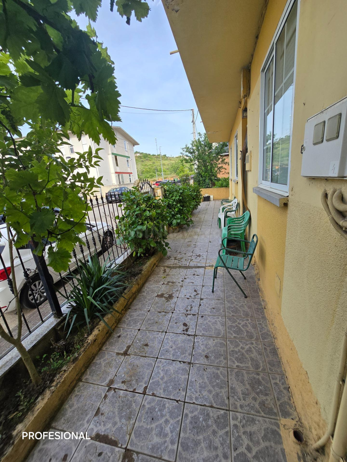 ACOGEDORA CASA CON TERRENO EN BEMBIBRE - foto 5