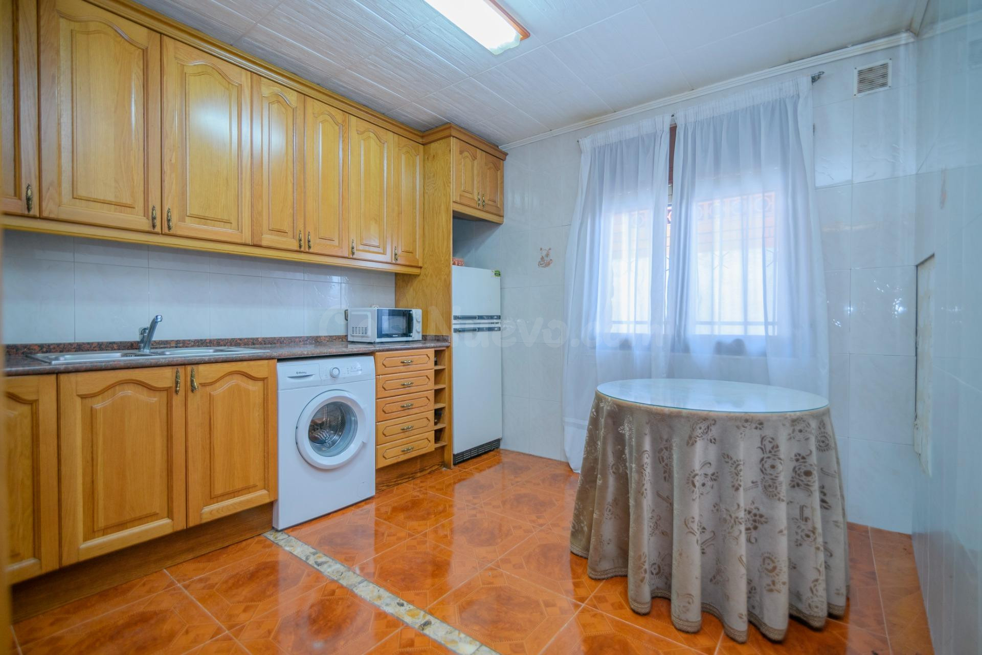 Casa independiente en El Calvet: vida en planta baja, gran p - foto 4