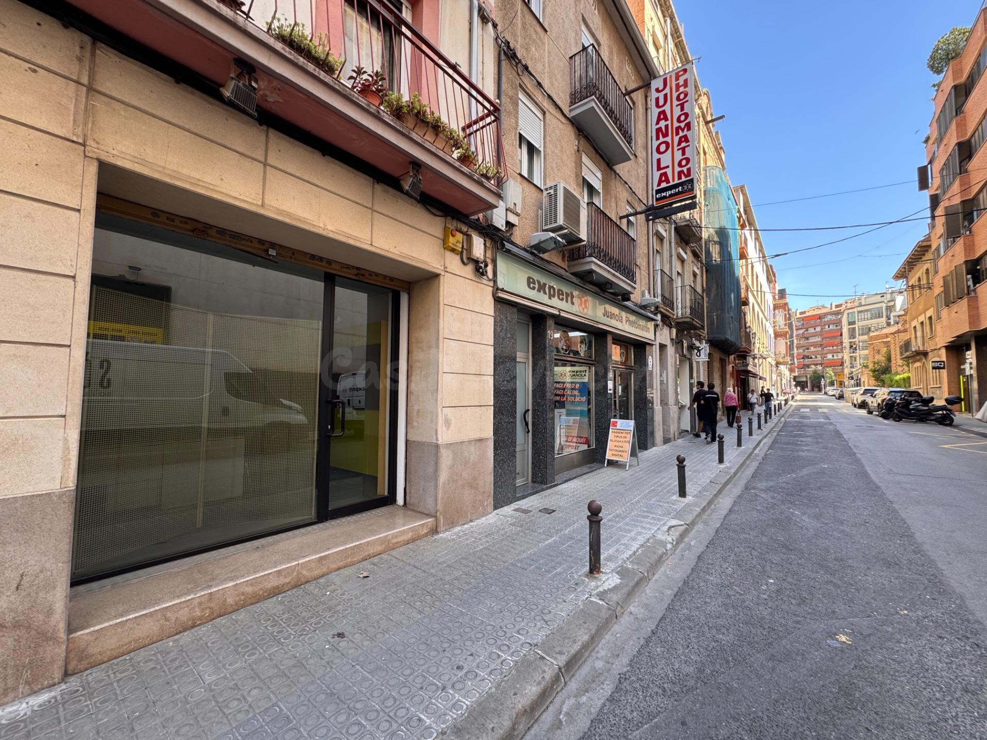 Económico y céntrico local comercial en Manresa