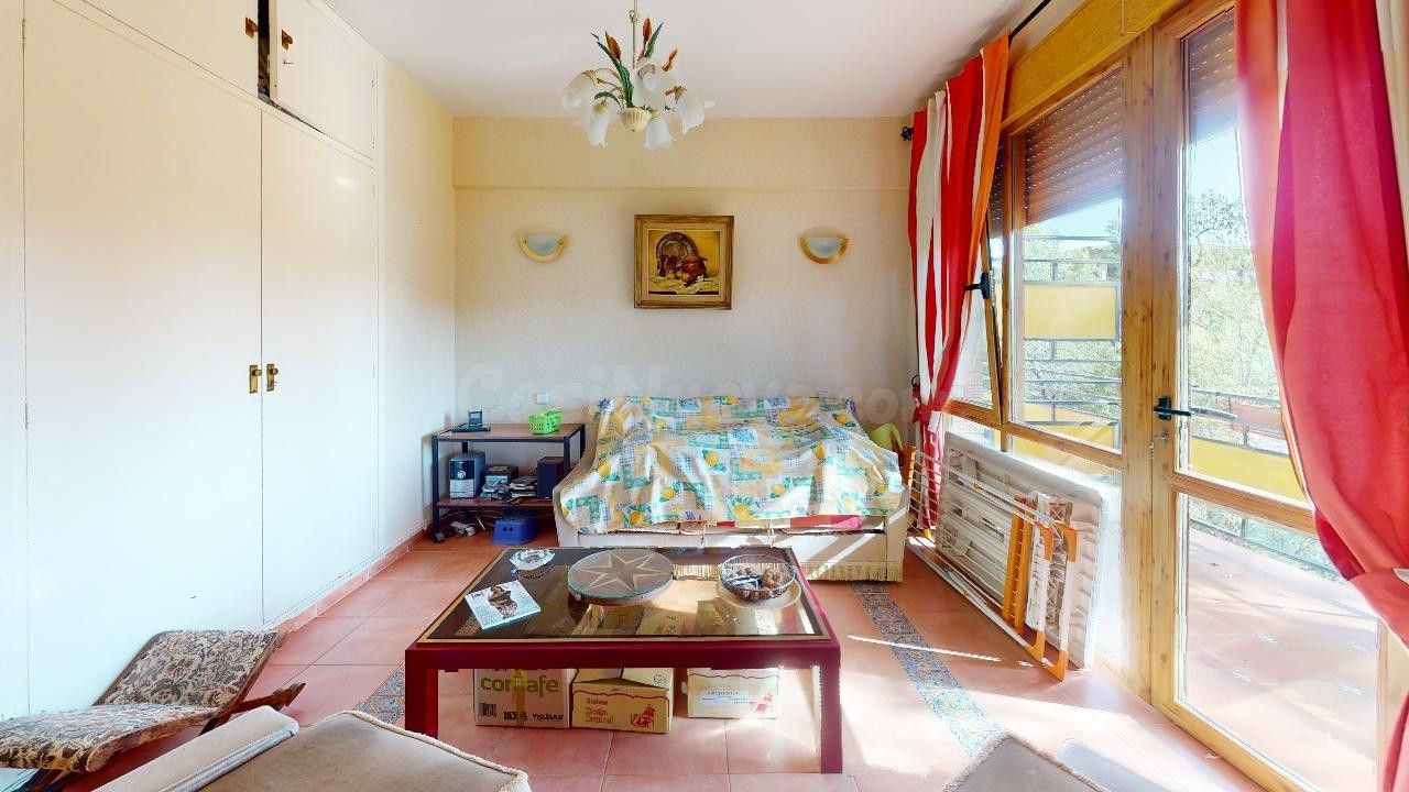 SE VENDE PISO EN URBANIZACIÓN "EL CANTÁBRICO" - foto 2