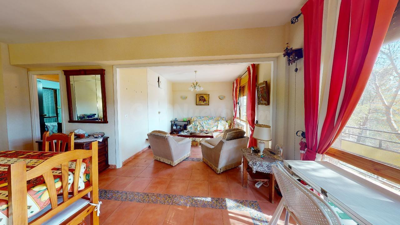SE VENDE PISO EN URBANIZACIÓN "EL CANTÁBRICO" - foto 4