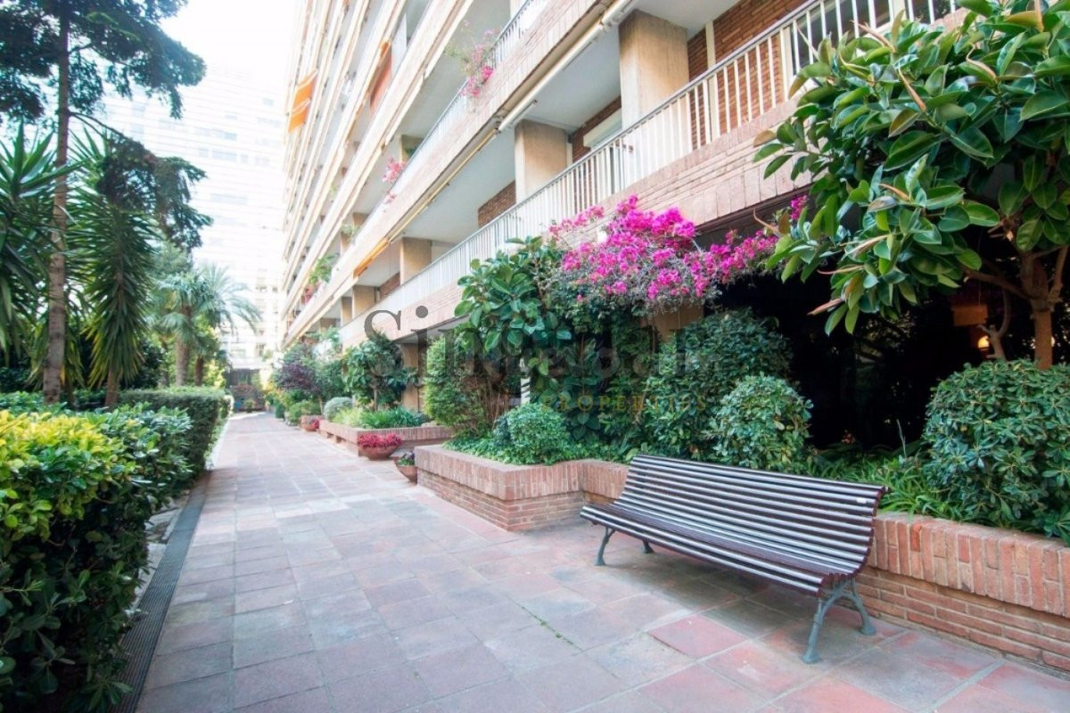 Espectacular ático-dúplex en Pedralbes - foto 2