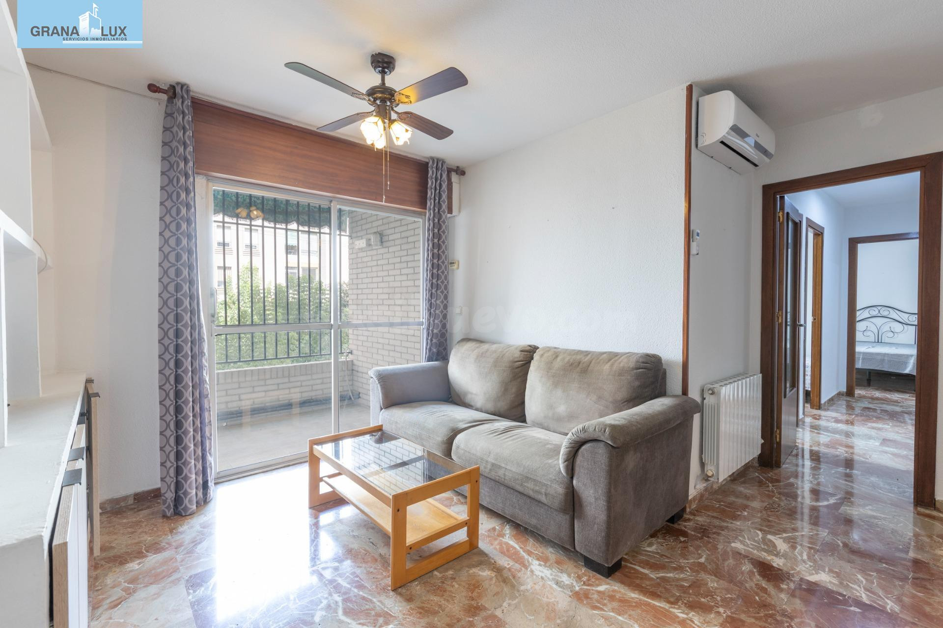 Piso en venta de tres dormitorios dos baños en urbanización  - foto 5