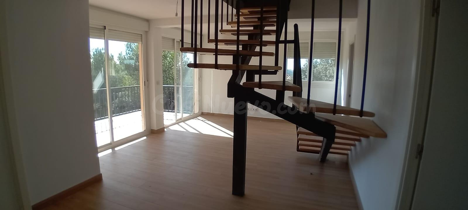 Chalet independiente a estrenar de obra nueva con vistas - foto 5