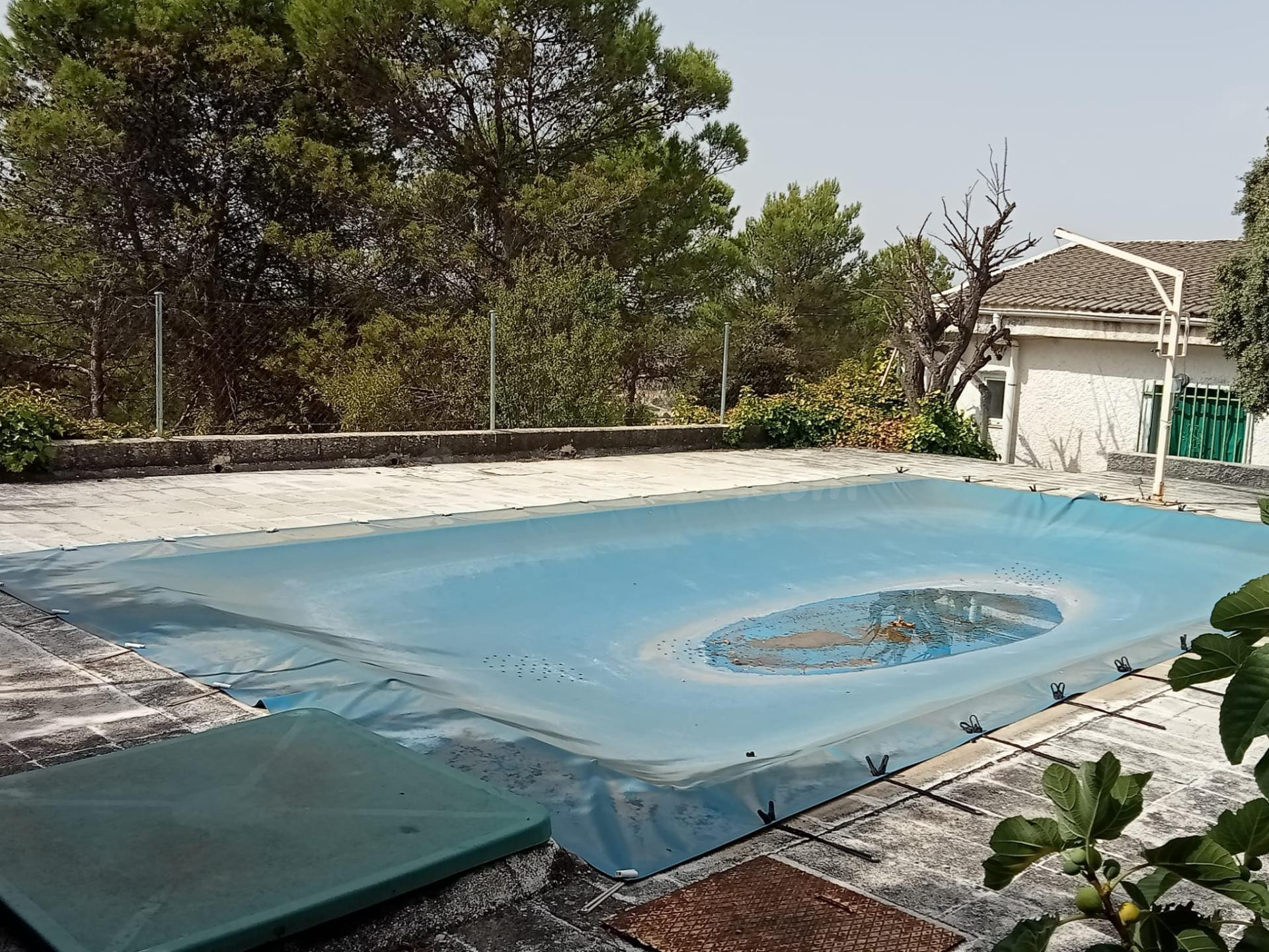 Chalet de dos plantas con piscina y garaje - foto 3