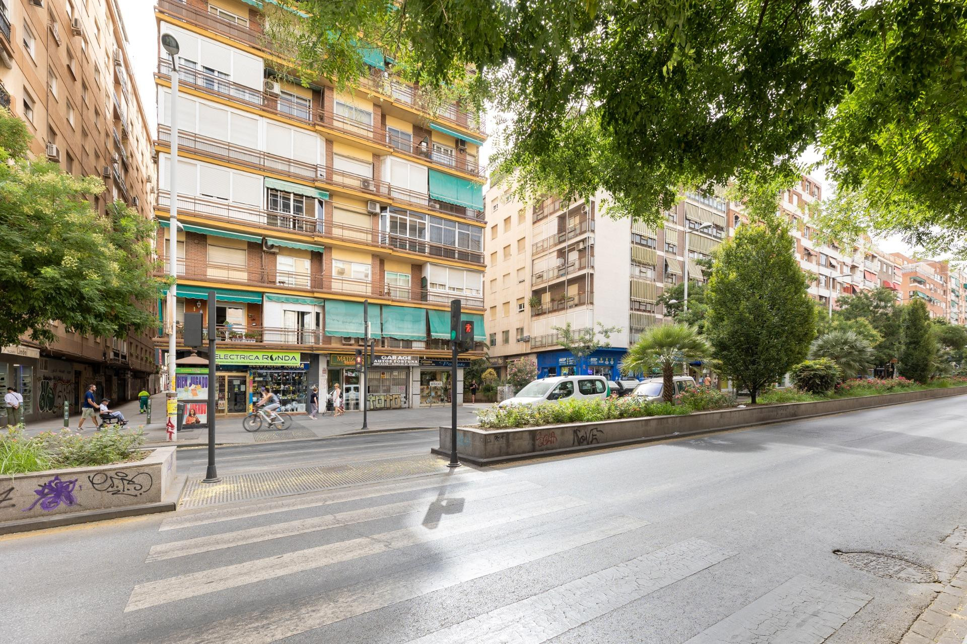 Gran piso en pleno centro de Granada - foto 3