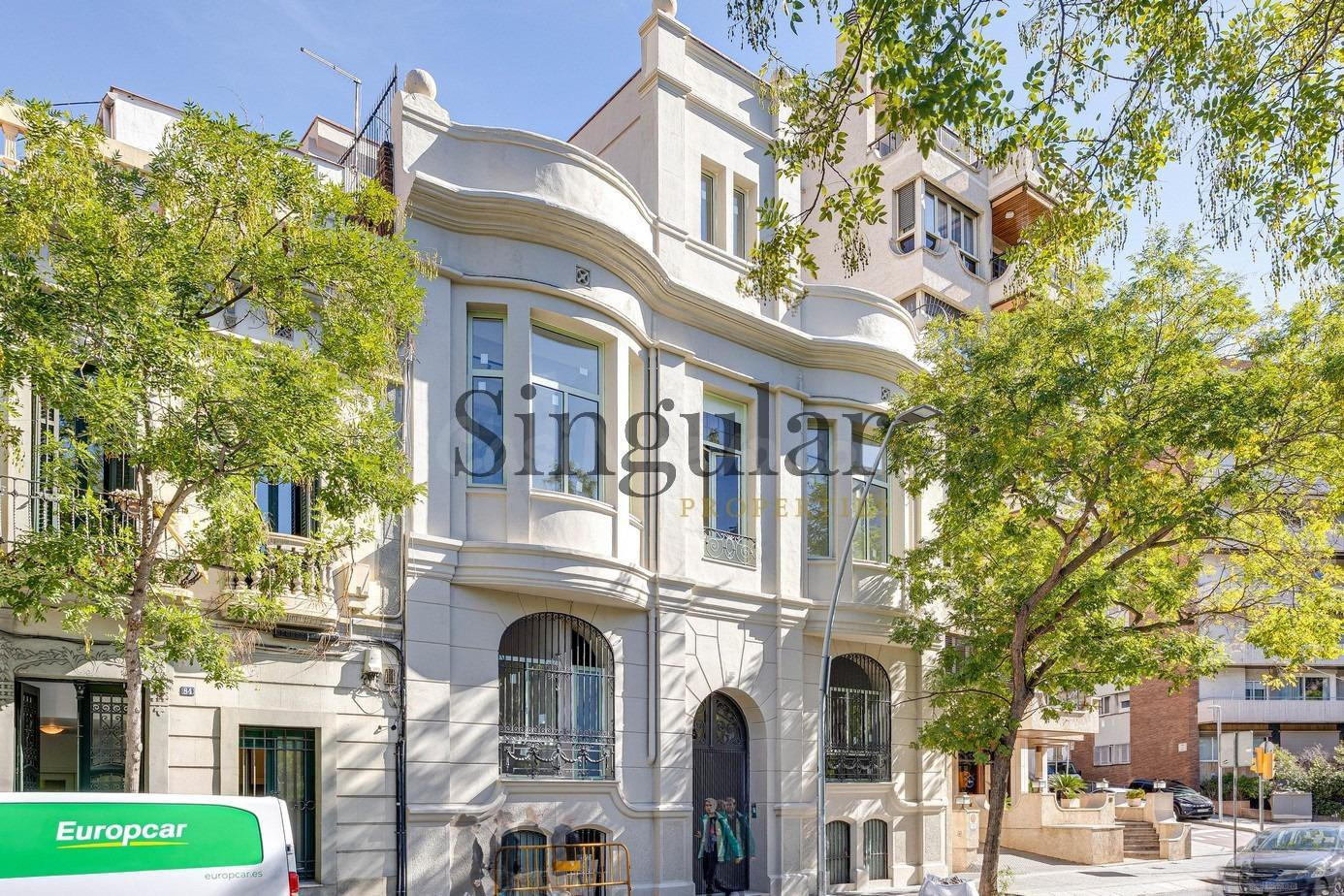 Edificio Residencial Exclusivo en la Zona Alta de Barcelona
