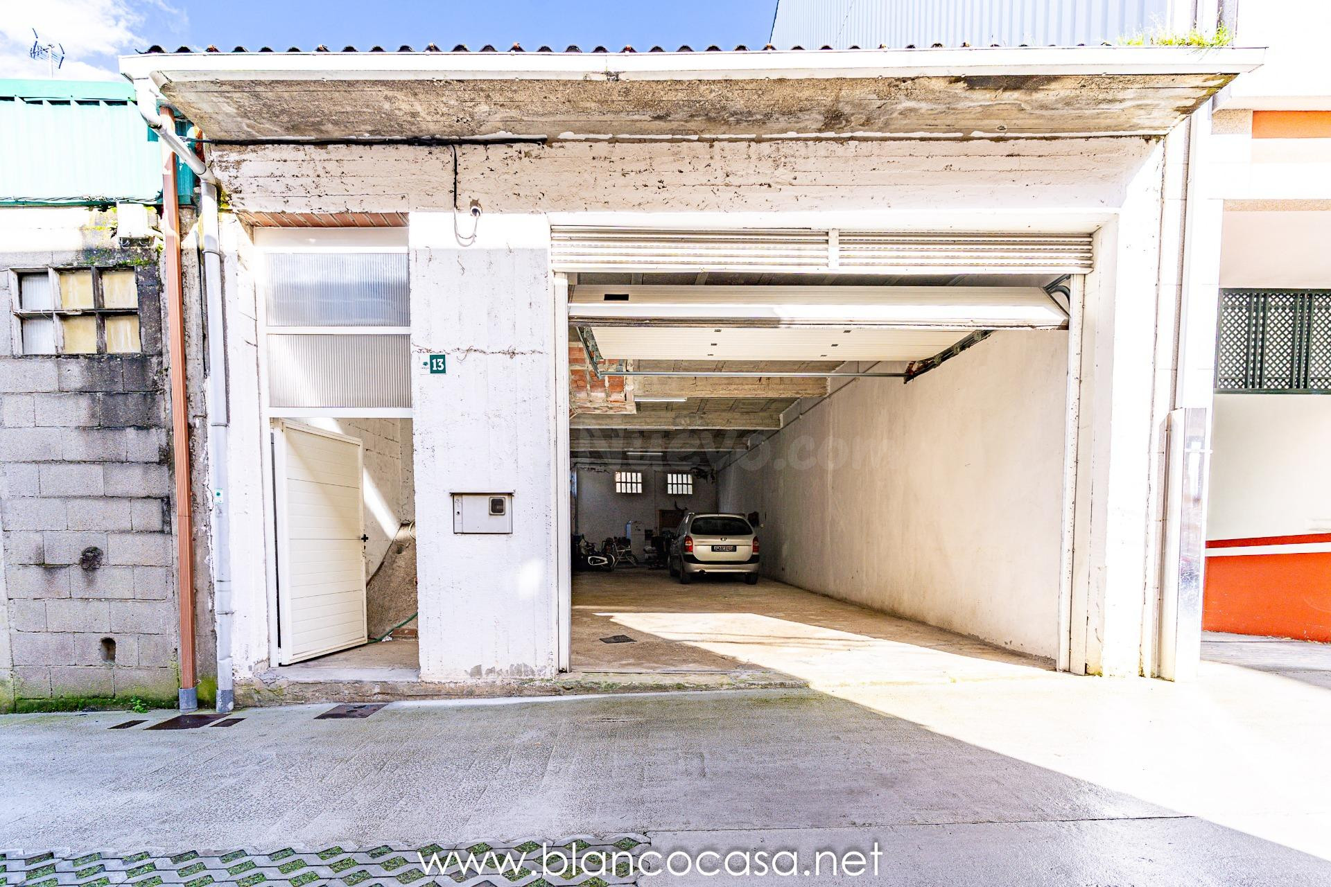 BAJO en VENTA en Calle Portugal (CARBALLO- A Coruña)
