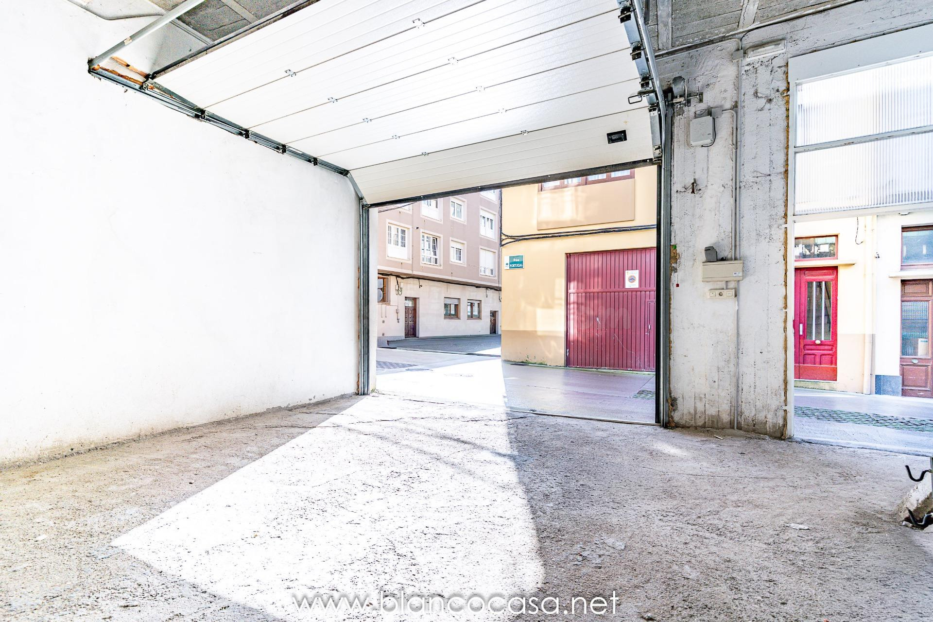 BAJO en VENTA en Calle Portugal (CARBALLO- A Coruña) - foto 2