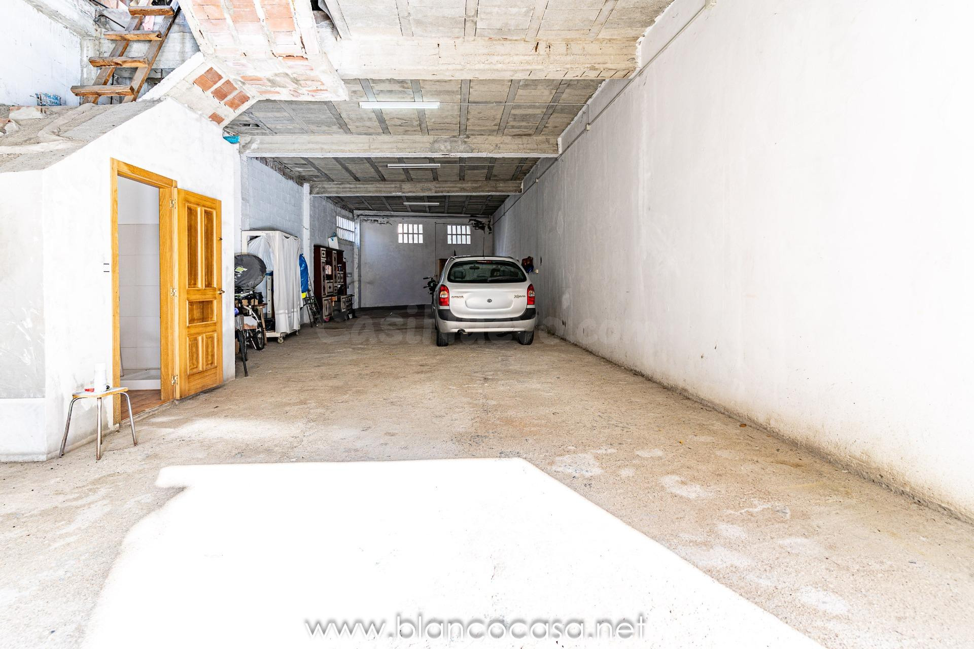 BAJO en VENTA en Calle Portugal (CARBALLO- A Coruña) - foto 3