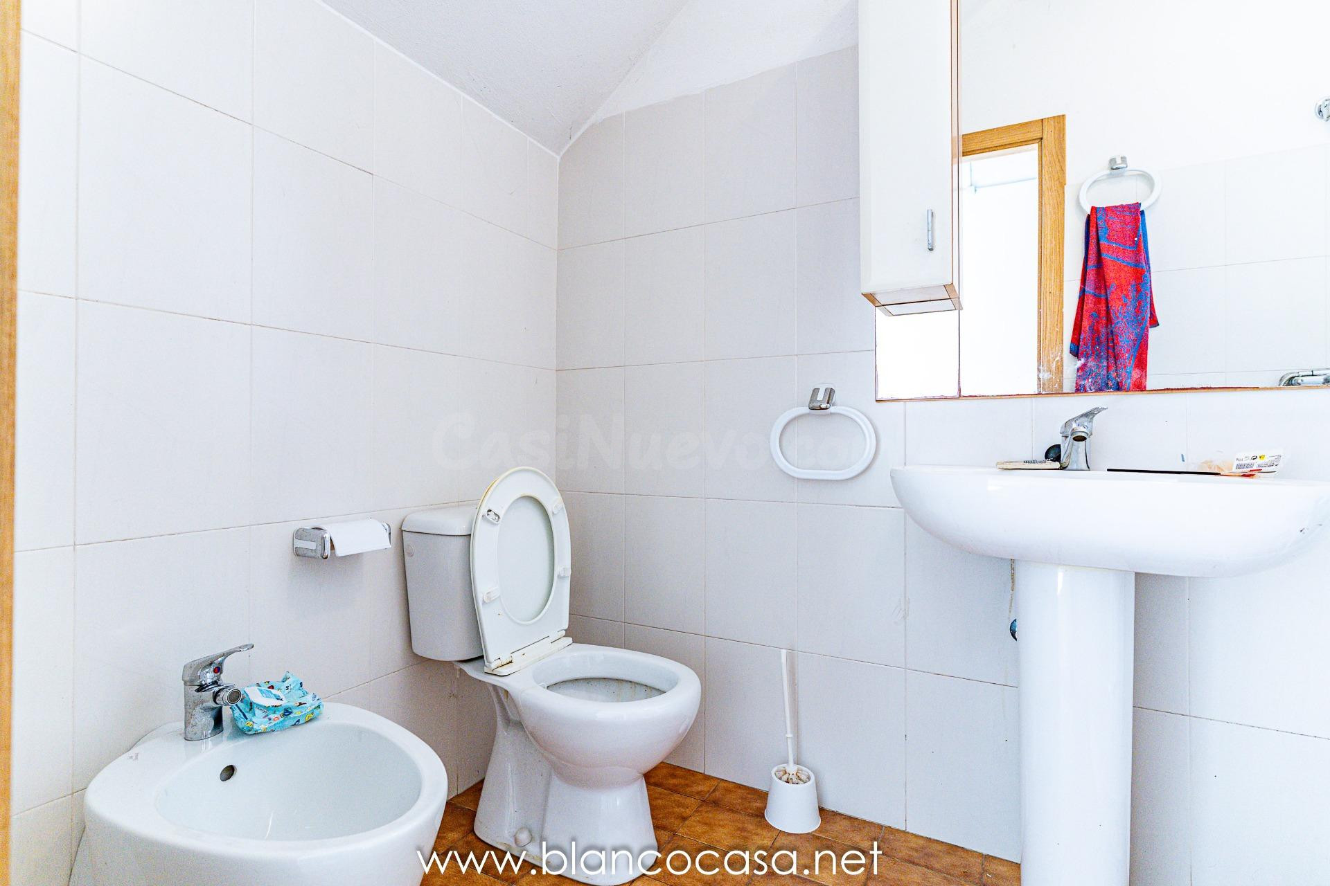 BAJO en VENTA en Calle Portugal (CARBALLO- A Coruña) - foto 4