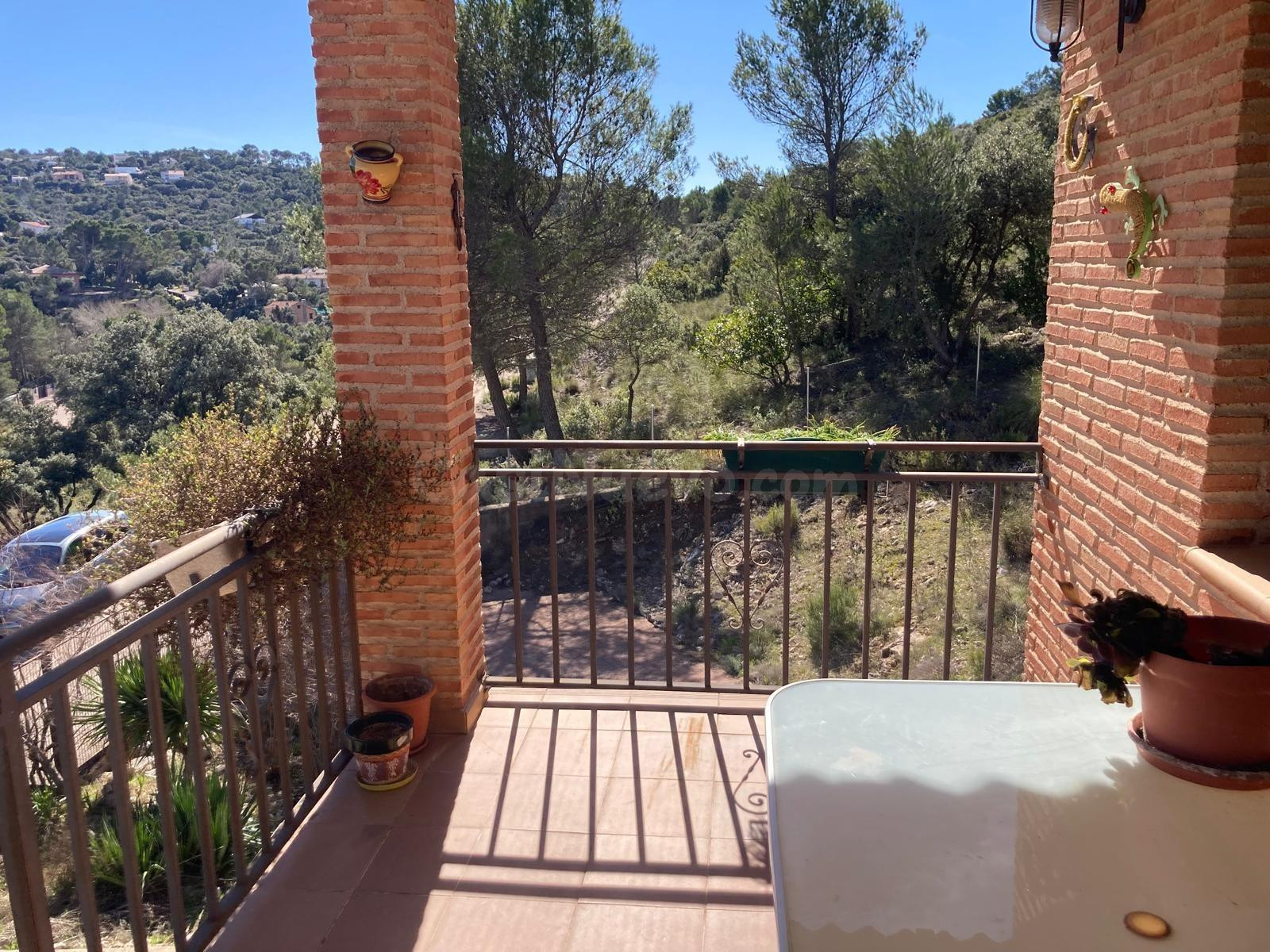 Chalet independiente en amplia parcela de 986 m2 - foto 4