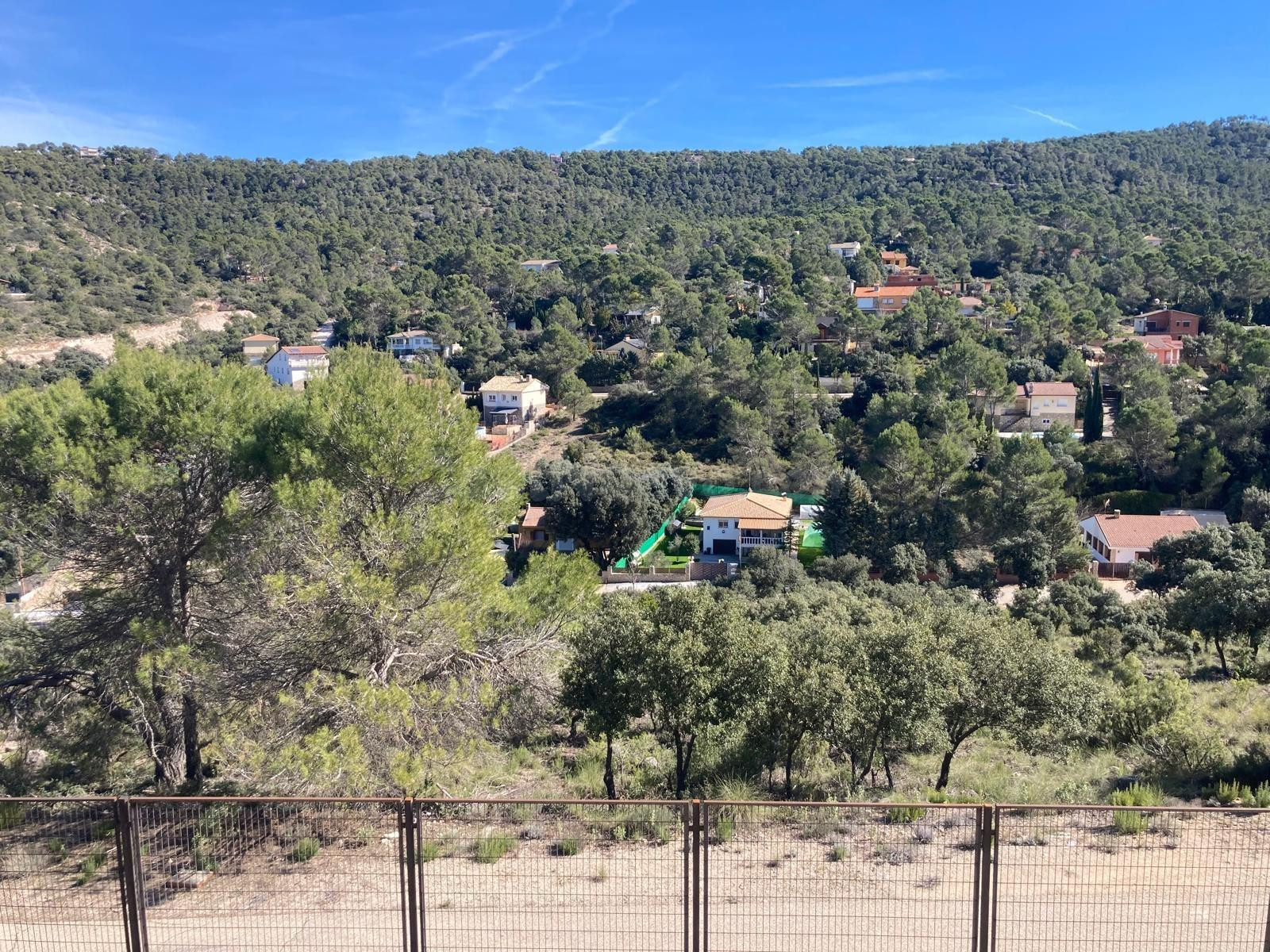 Chalet independiente en amplia parcela de 986 m2 - foto 5