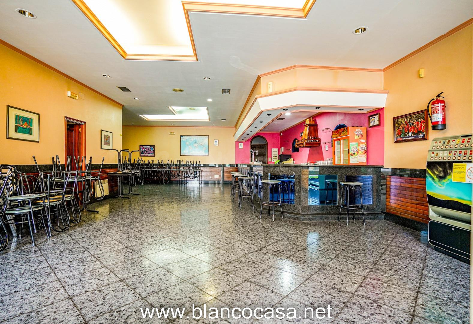 ¡Alquiler Local comercial en A Laracha !