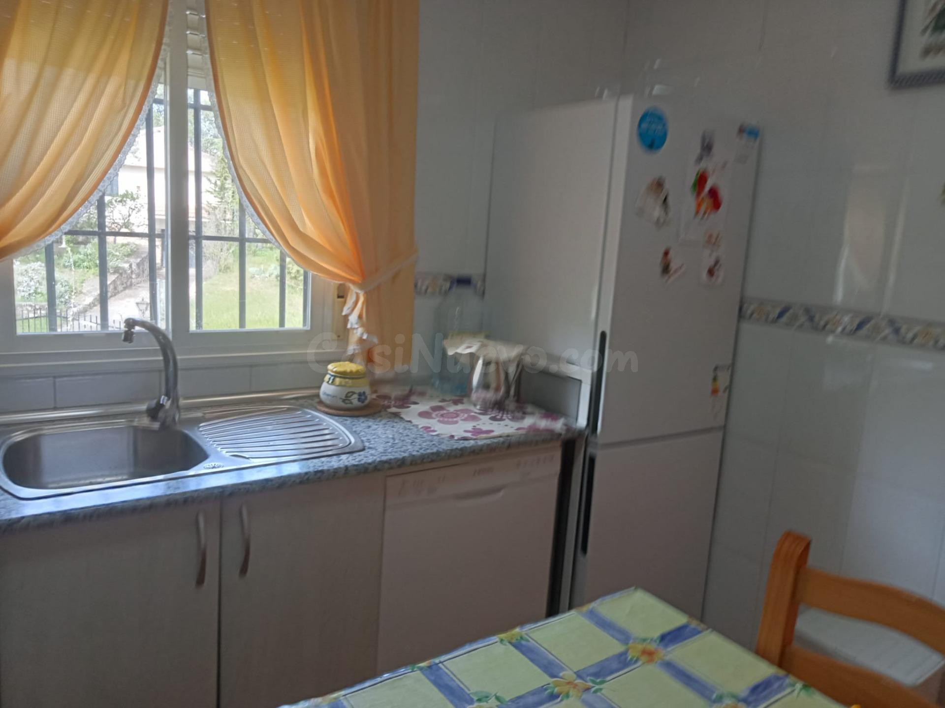 Chalet independiente sobre una parcela llana de 796 m2 - foto 3