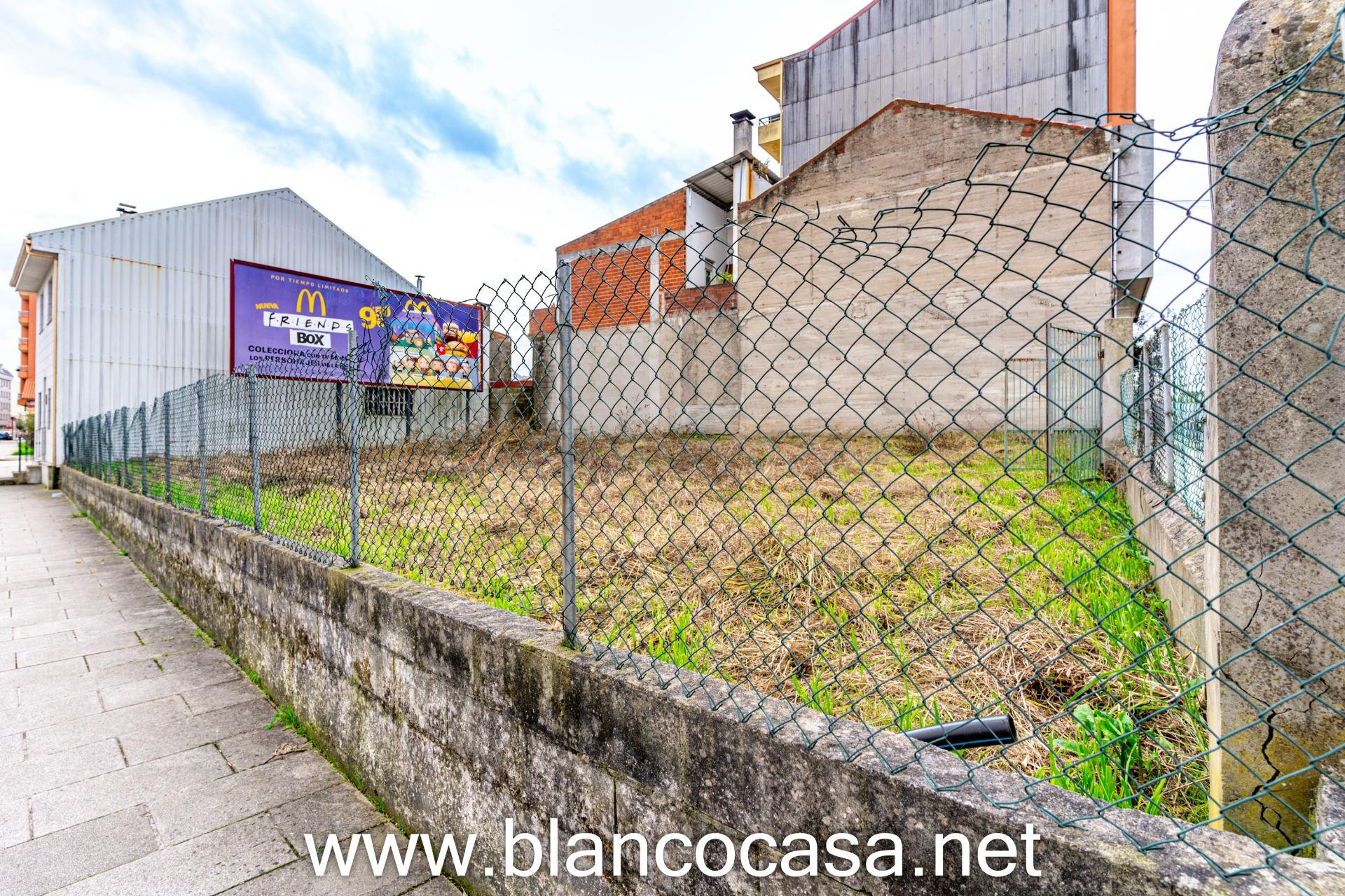 SOLAR en VENTA en AVDA MALPICA (CARBALLO) - foto 4