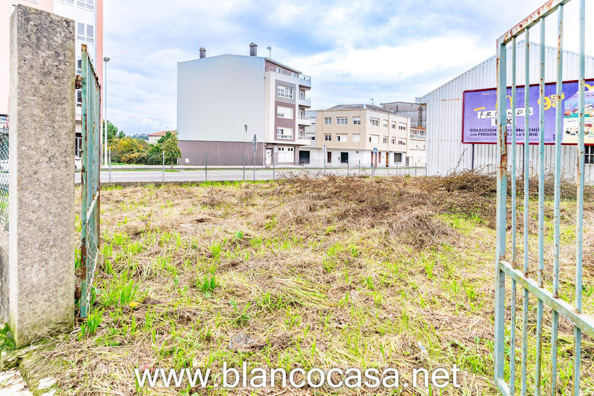 SOLAR en VENTA en AVDA MALPICA (CARBALLO) - foto 5
