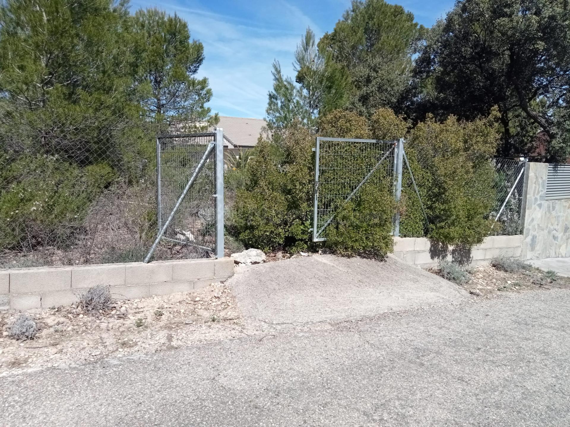 Tegeisa vende Parcela de 876m2 vallada - foto 5
