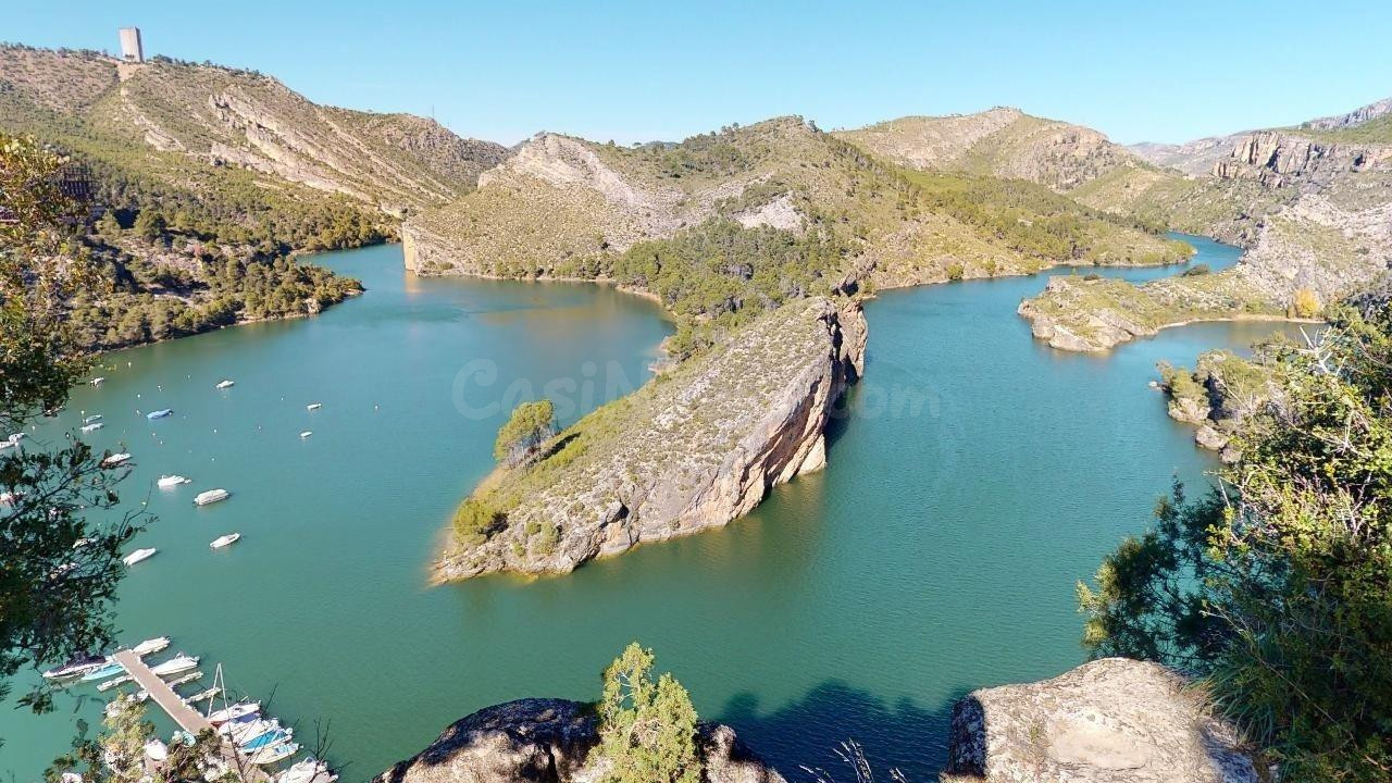 Tegeisa vende parcela llana de 1.131m2 - foto 4