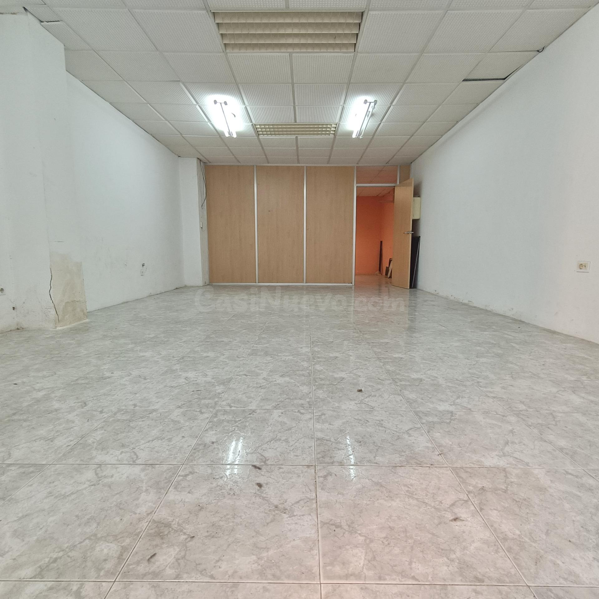 MAGNÍFICO LOCAL COMERCIAL EN VENTA, ZONA COLEGIO CARMELITAS - foto 2