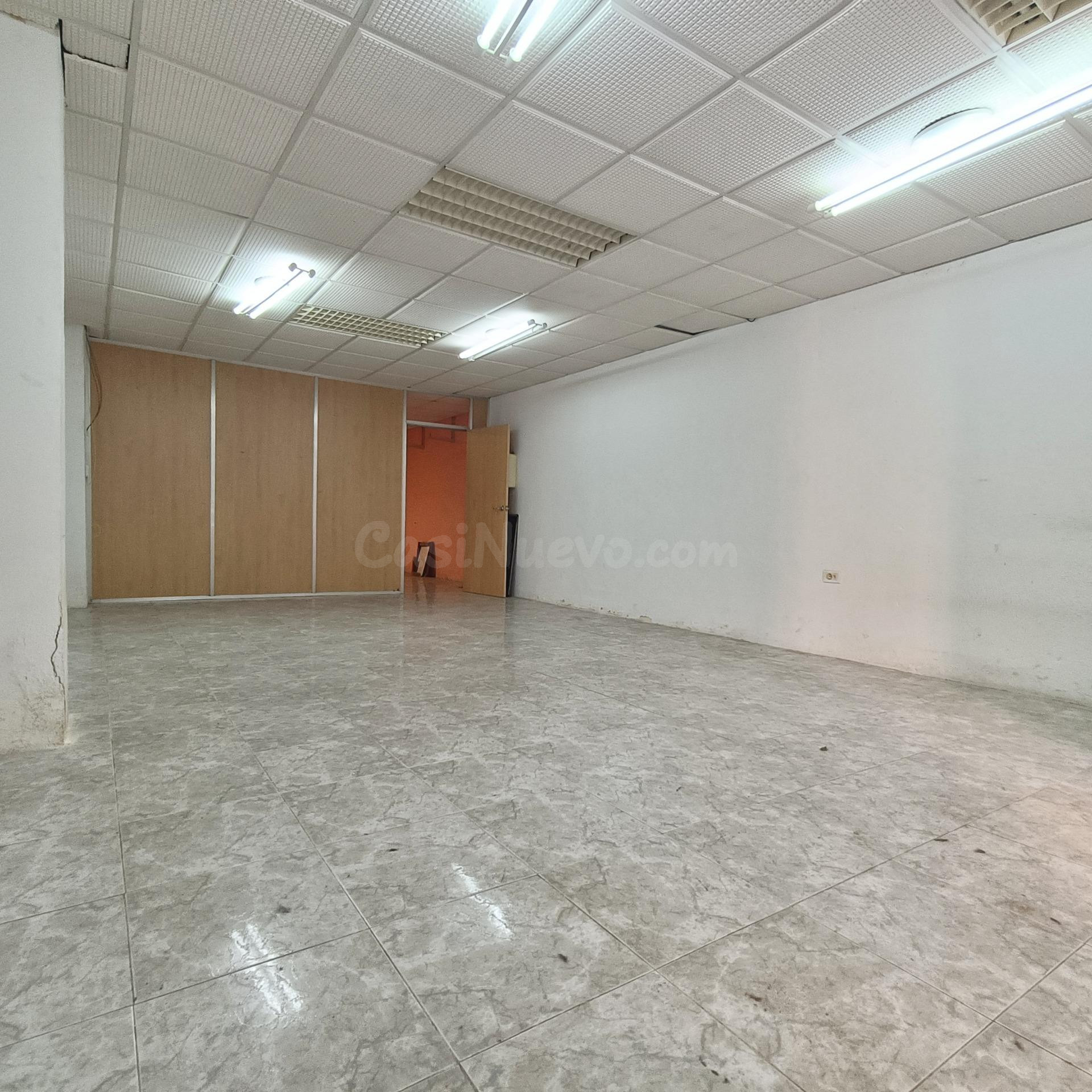 MAGNÍFICO LOCAL COMERCIAL EN VENTA, ZONA COLEGIO CARMELITAS - foto 3
