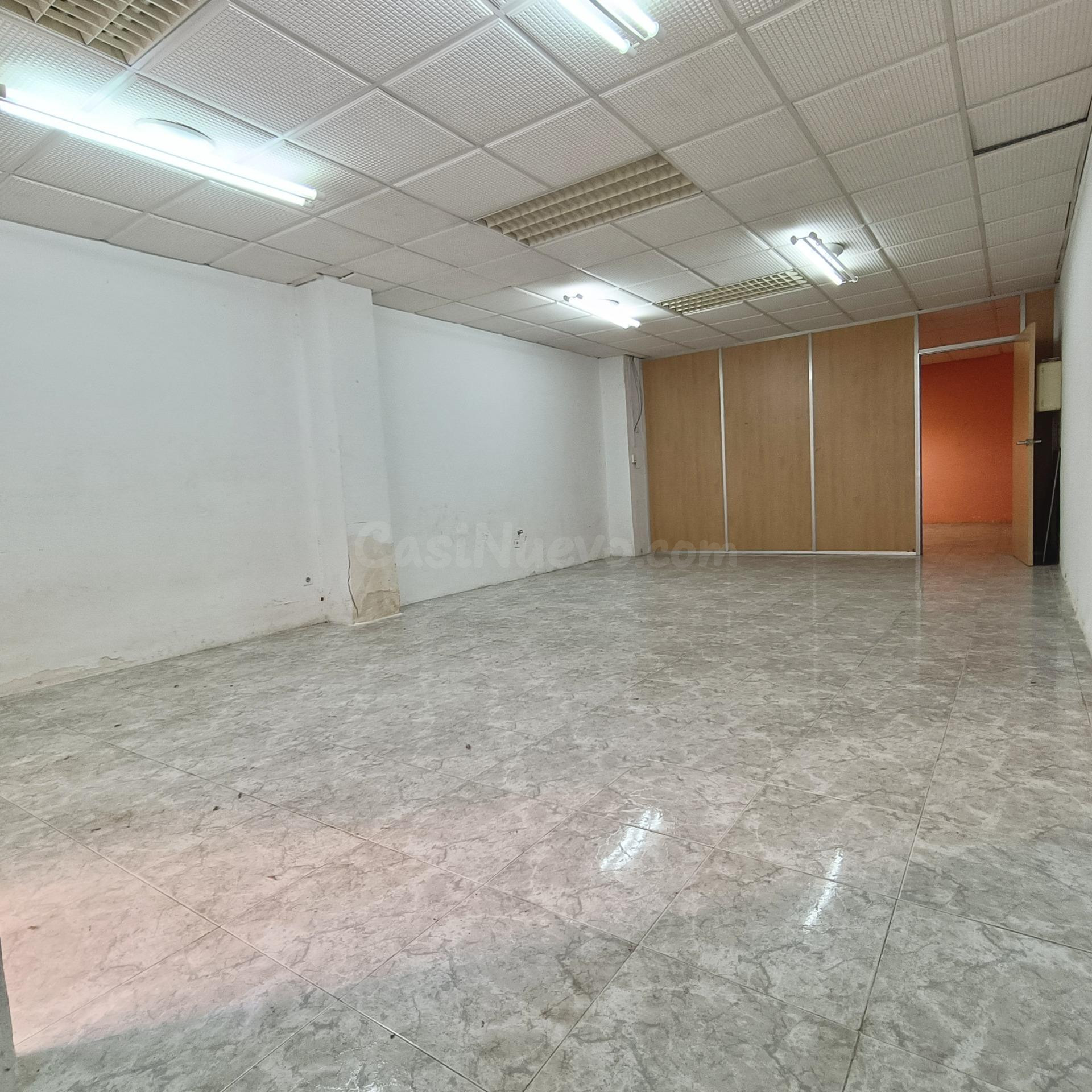 MAGNÍFICO LOCAL COMERCIAL EN VENTA, ZONA COLEGIO CARMELITAS - foto 4