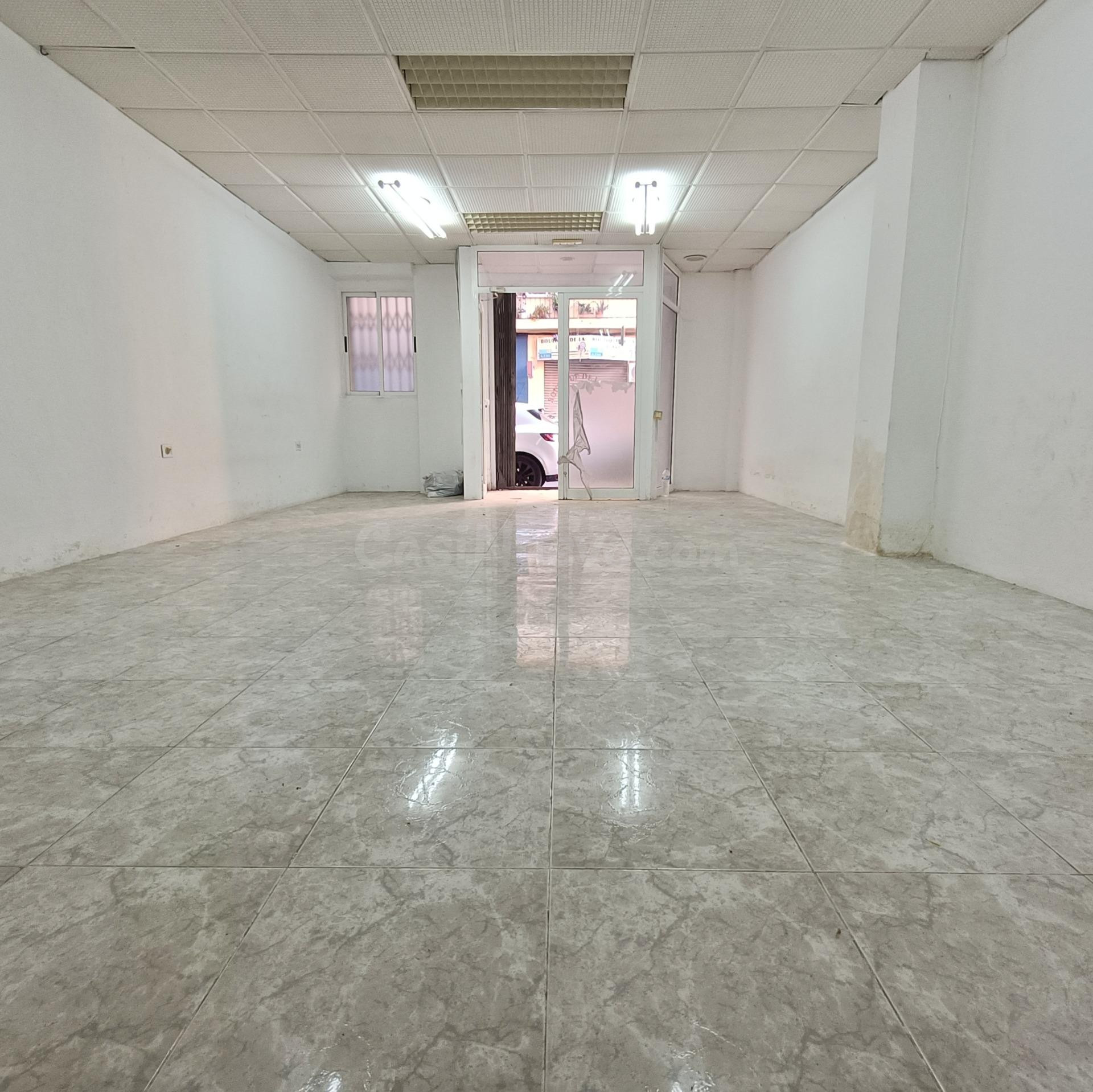 MAGNÍFICO LOCAL COMERCIAL EN VENTA, ZONA COLEGIO CARMELITAS - foto 5