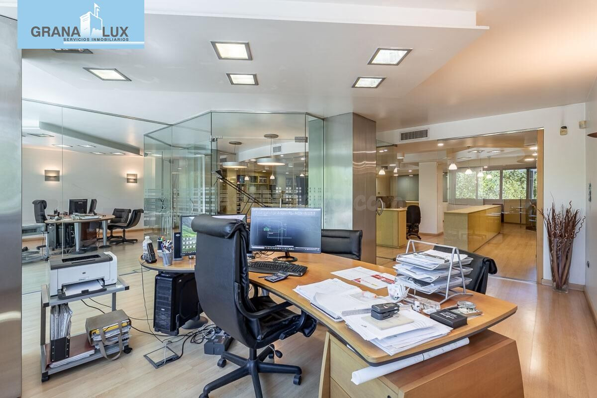 EXCLUSIVO INMUEBLE EN PLAZA DE CARRETAS, JUNTO AL EMBLEMÁTIC - foto 2