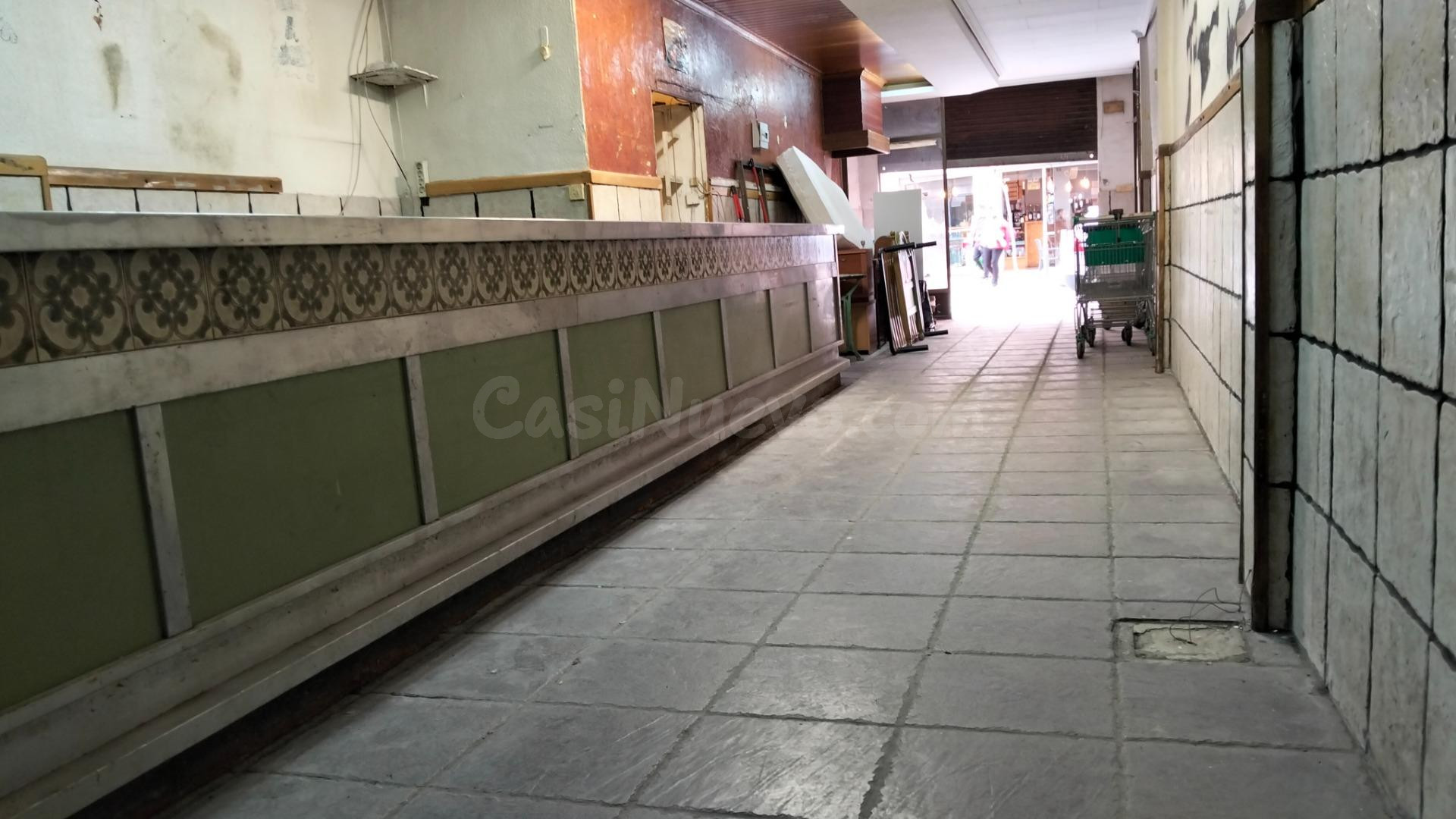 LOCAL COMERCIAL CON SALIDA DE HUMOS EN ZONA, ALCALDE TÁRREGA