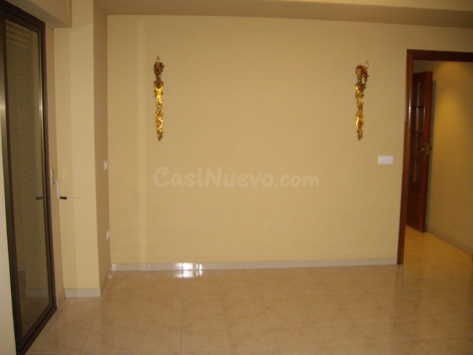 AMPLIO PISO DE CUATRO DORMITORIOS Y DOS BAÑOS CON DOS PLAZAS - foto 3